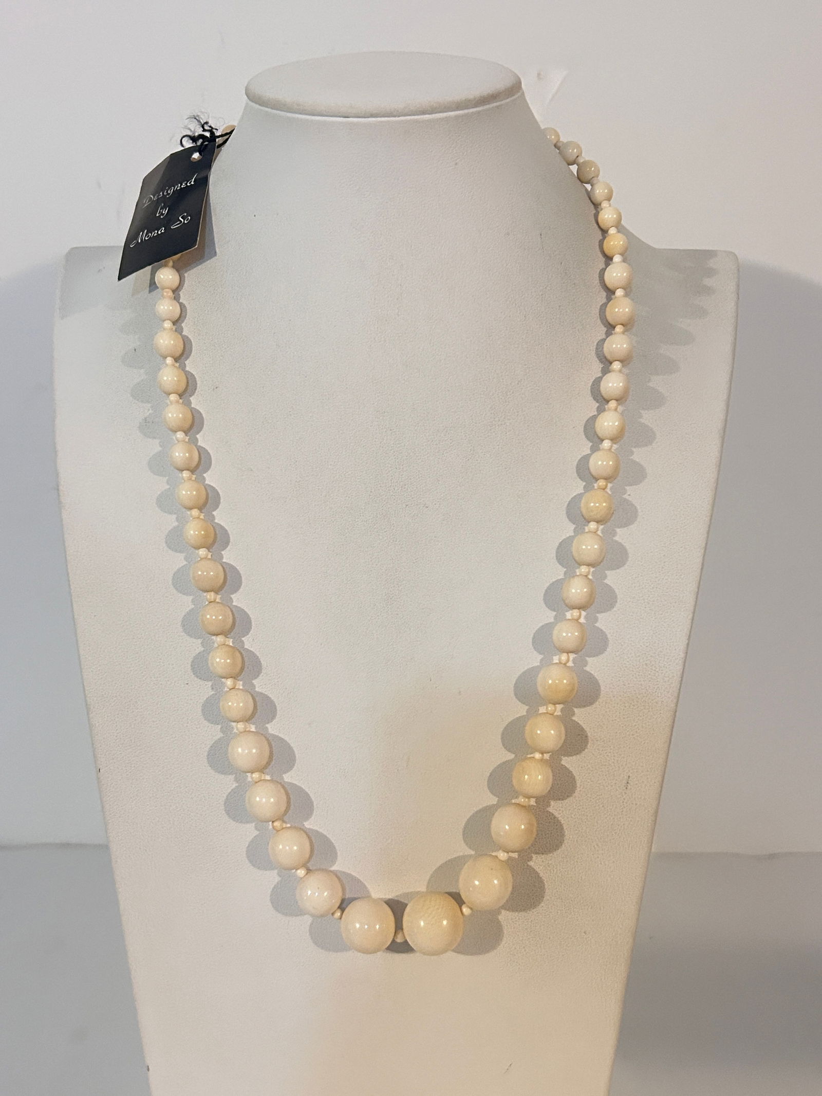 Vintage Mona So bead white Necklace 22" (1 of 5)