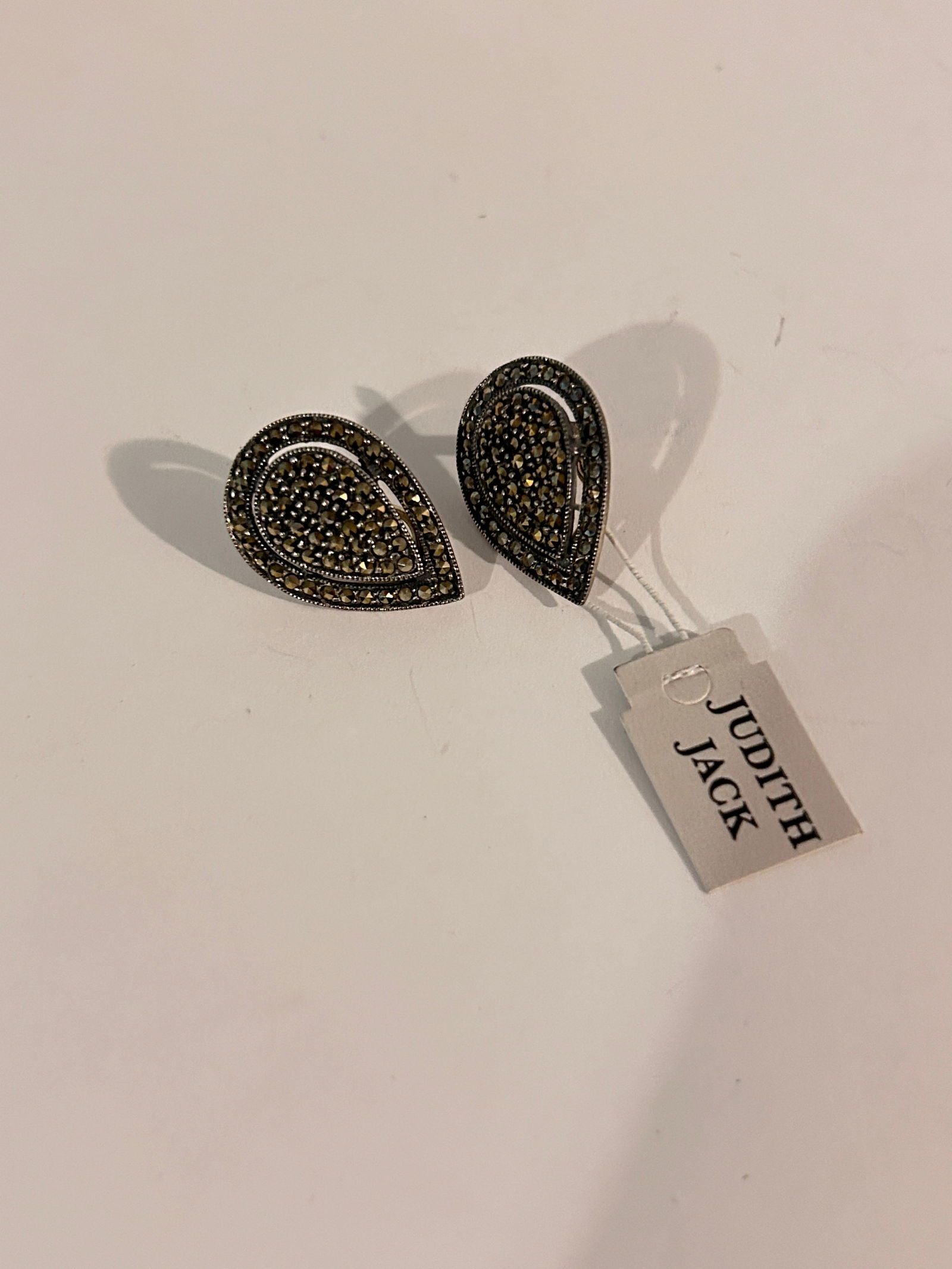 Vintage Judith Jack sterling silver and marcasite teardrop earrings: Vintage Judith Jack sterling silver and marcasite teardrop earrings Please view all photos as they are part of the description and condition of this Item, Feel free to contact me with questions or pic