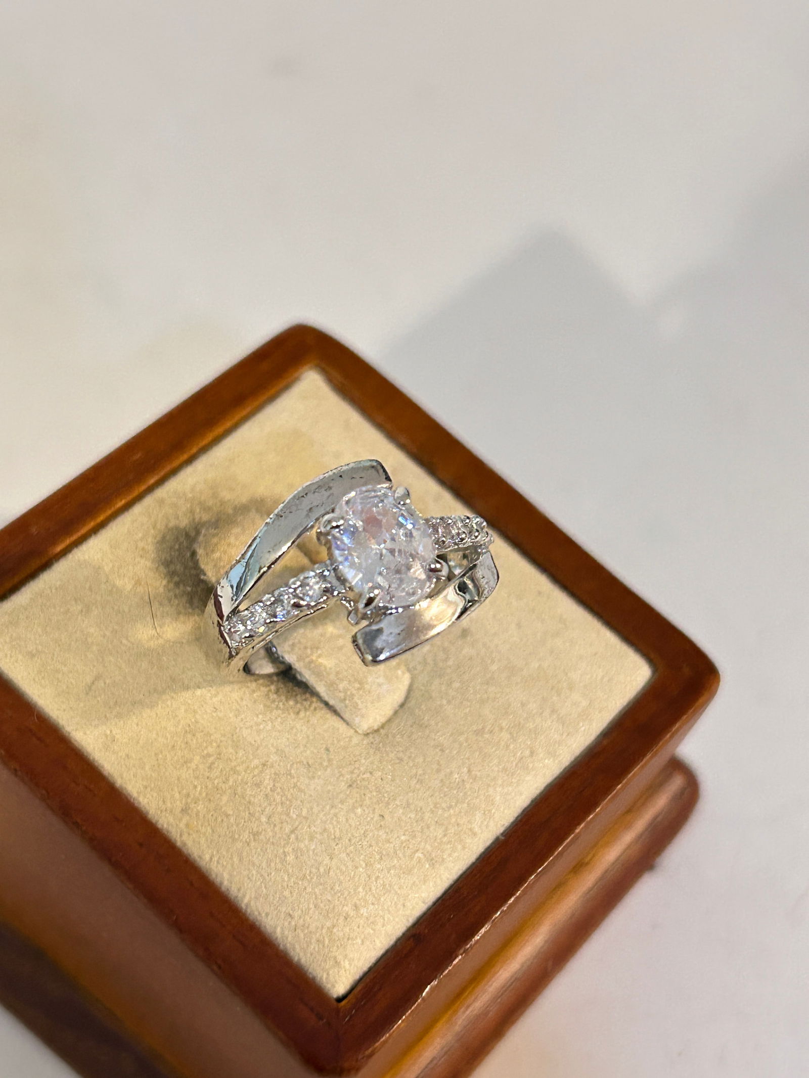 Vintage Custom Lia Sophia Ring sz 8 (1 of 4)