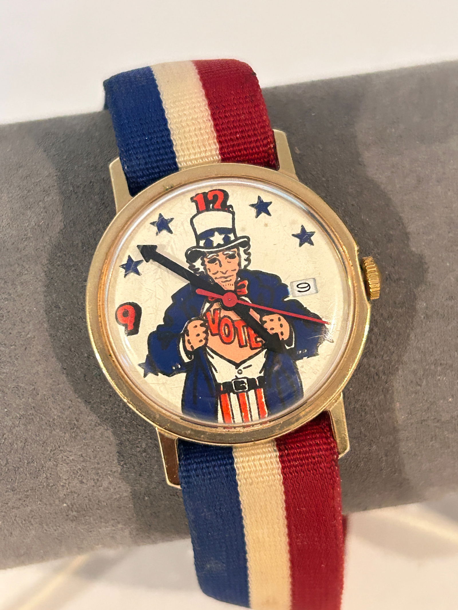 1970s Uncle Sam Election Vote Gold Tone Mech Calendar Watch w/ Strap working (1 of 6)