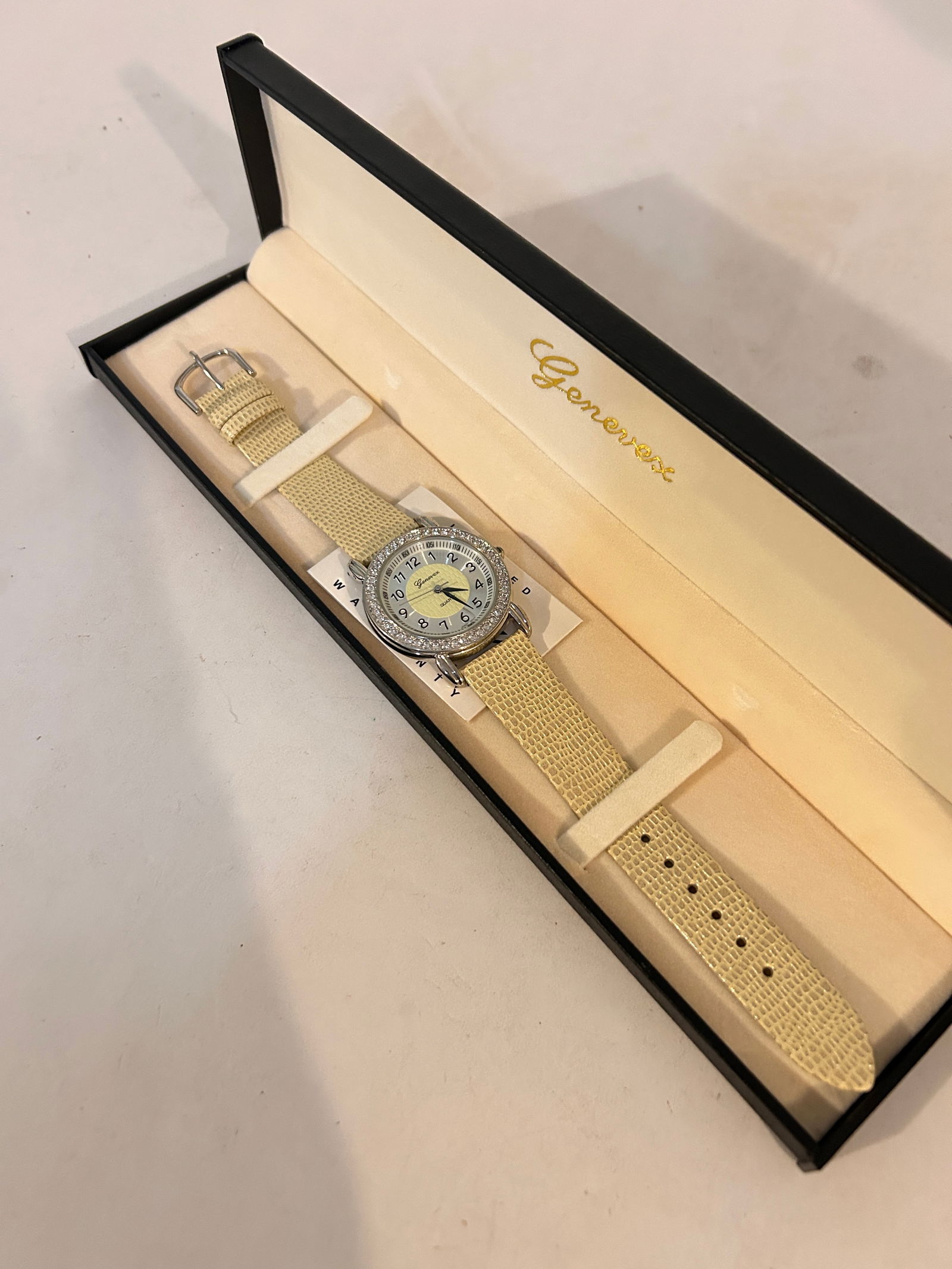 New Genevex Women's Dress Quartz Wristwatch (1 of 5)