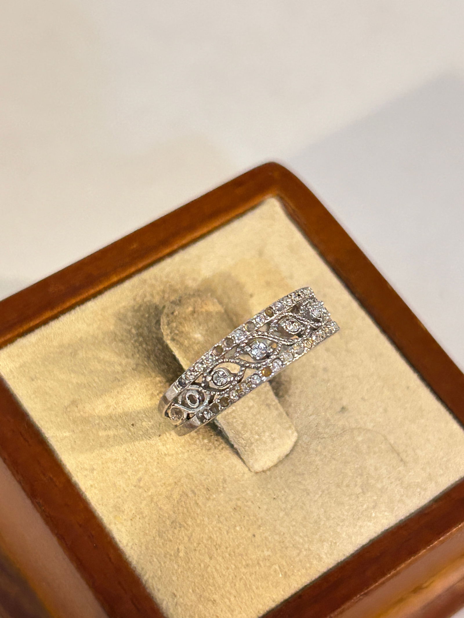 OTC 925 Sterling Silver Diamonds Inset Scroll Band Size 7 Ring 3 grams: OTC 925 Sterling Silver Diamonds Inset Scroll Band Size 7 Ring 3 grams Please view all photos as they are part of the description and condition of this Item, Feel free to contact me with questions or