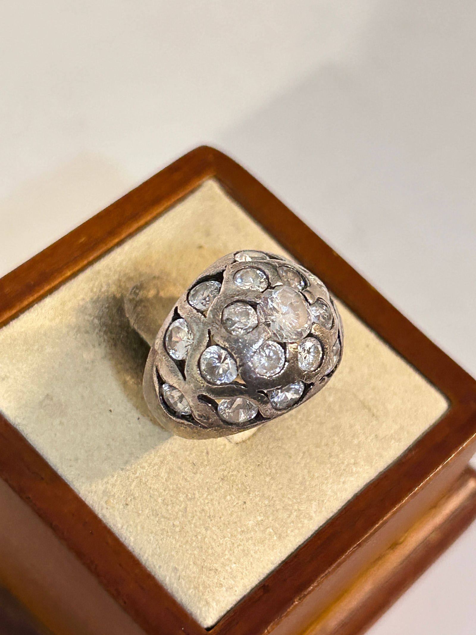 Vintage Sterling Silver rhinestone heavy Ring sz 5 11 grams (1 of 5)