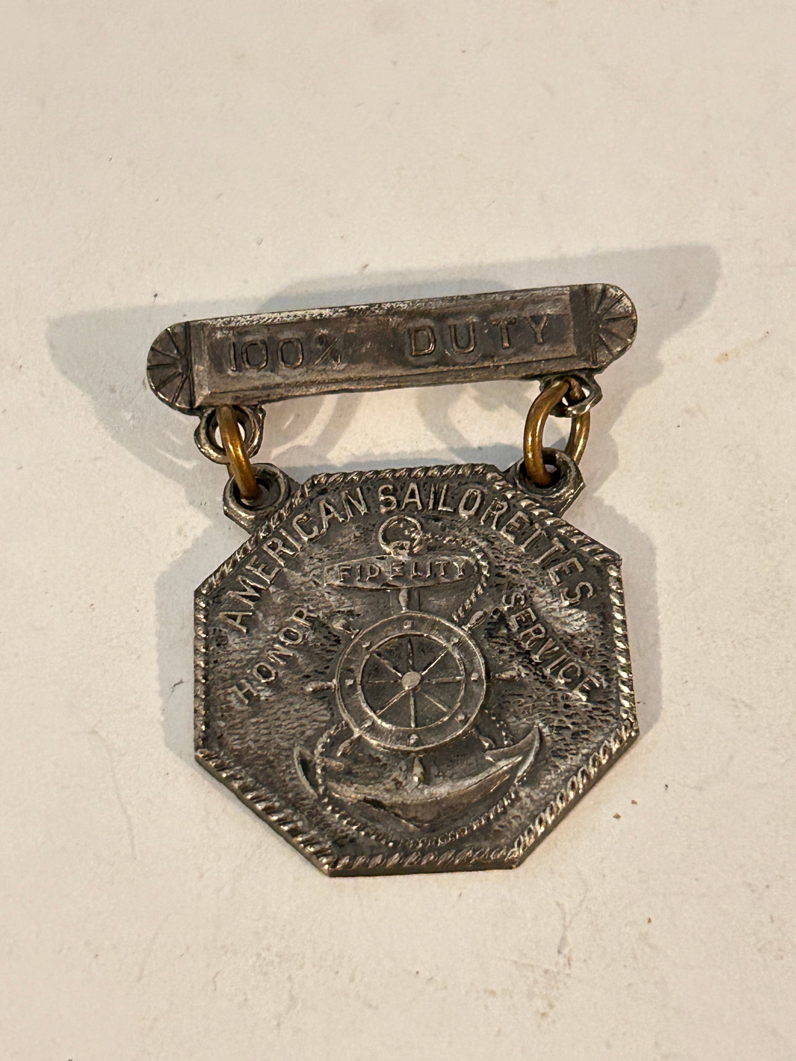 Vintage American Sailorettes medal from the World War II era: Vintage American Sailorettes medal from the World War II era Please view all photos as they are part of the description and condition of this Item, Feel free to contact me with questions or picture re