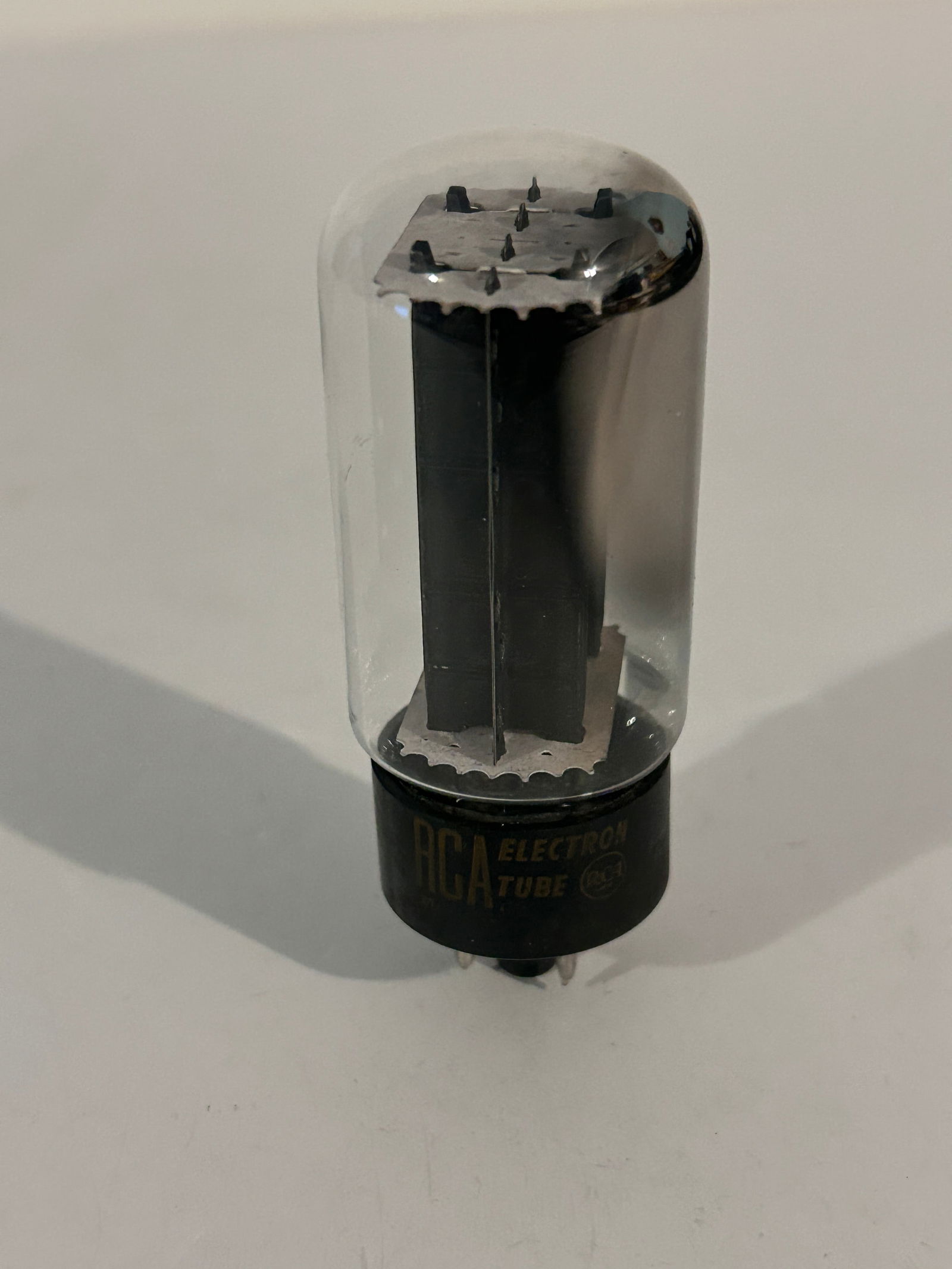 RCA 5U4GB G.E. Rectifier Tube: RCA 5U4GB G.E. Rectifier Tube Please view all photos as they are part of the description and condition of this Item, Feel free to contact me with questions or picture requests! Used Item AS IS