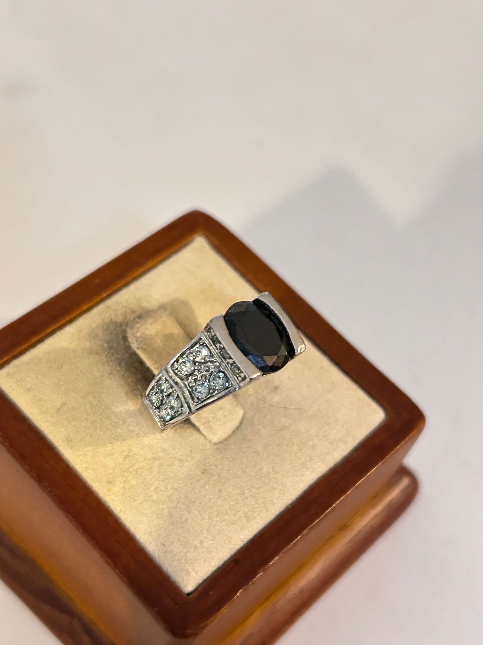 Vintage Costume Ring sz 8 (1 of 5)