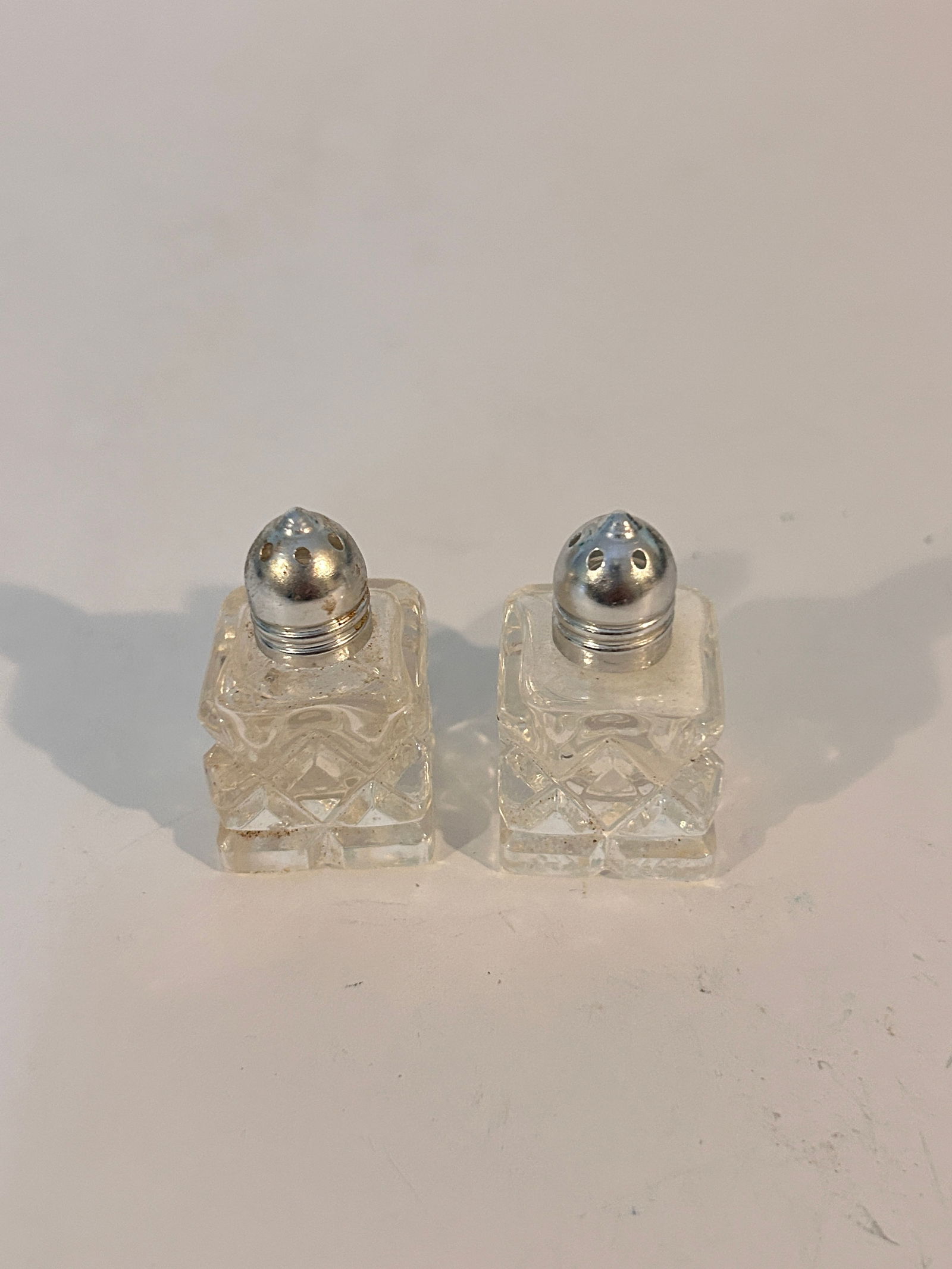 Vintage mini salt & pepper shaker (1 of 6)