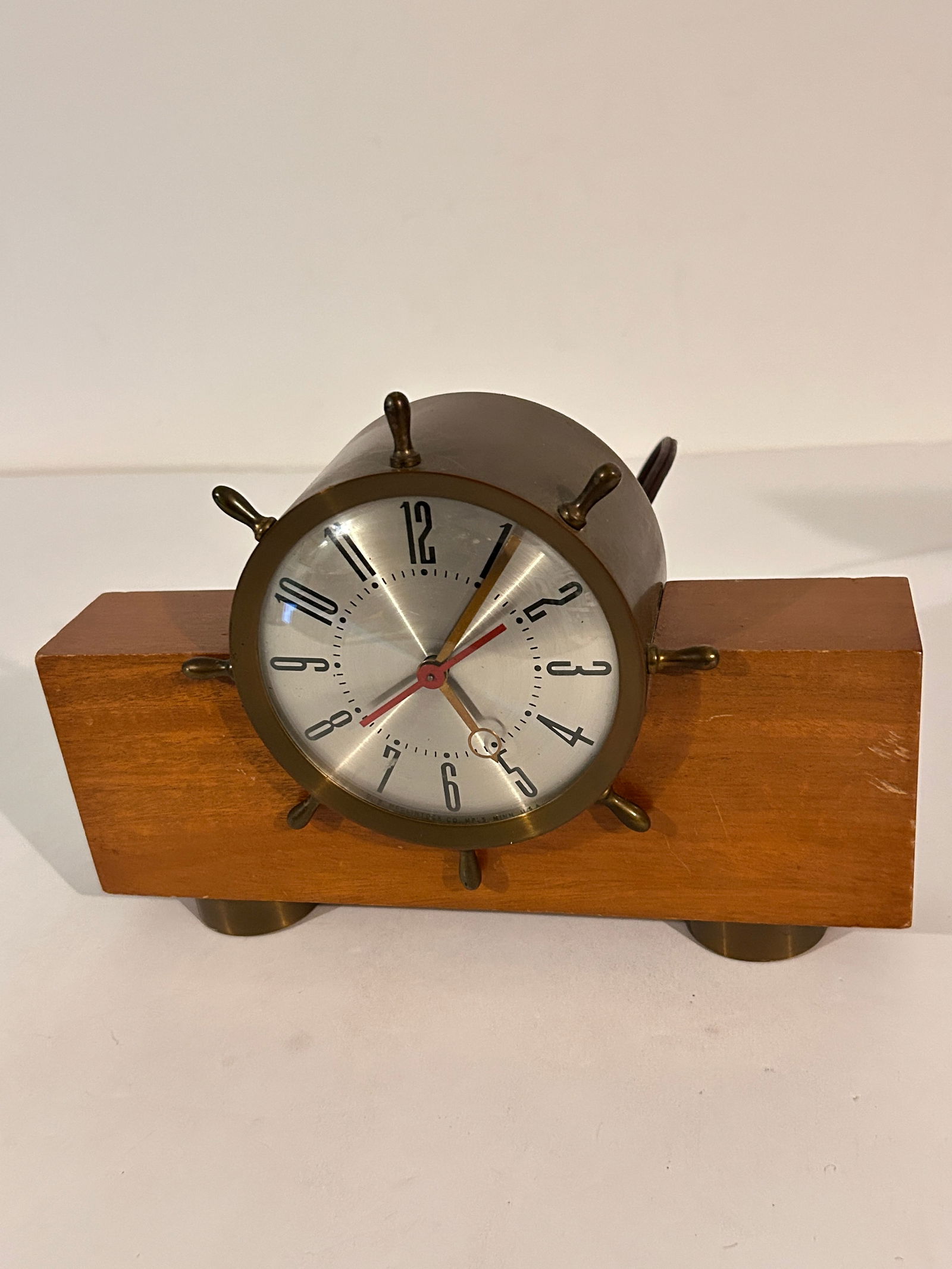 Vintage MCM O.B. McClintock Nautical Ship's Working Wheel Clock (1 of 7)