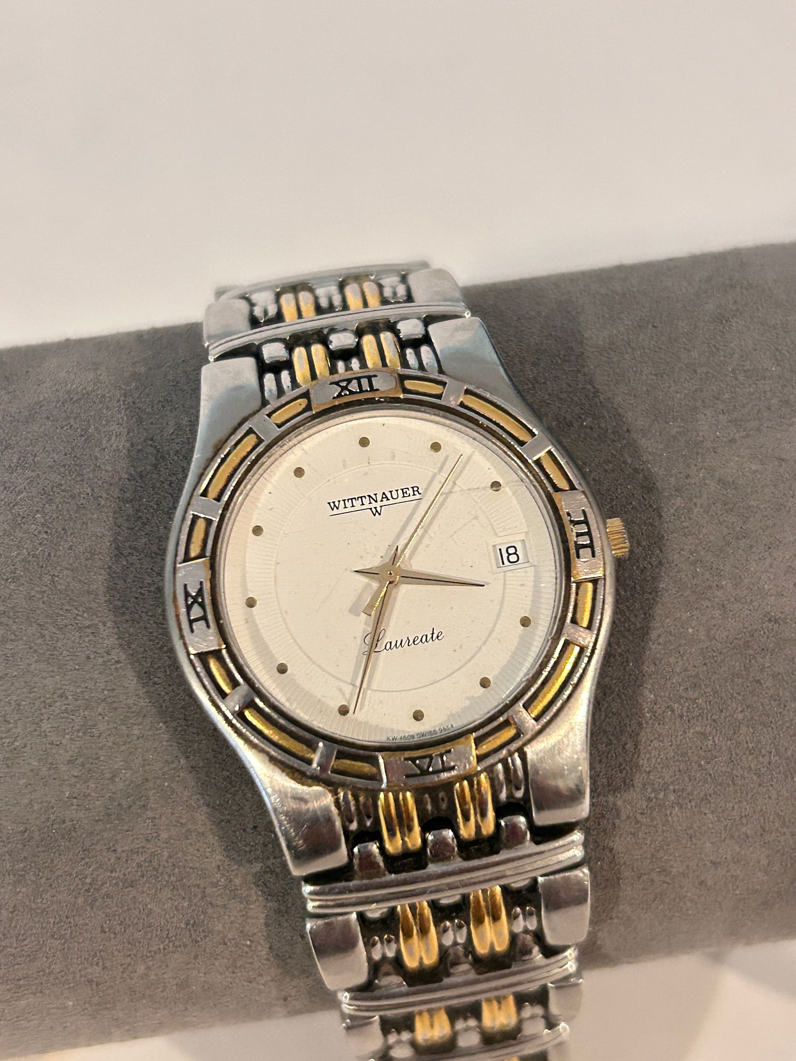 Wittnauer Laureate Watch Men 33mm White Dial Two Tone Date working (1 of 4)