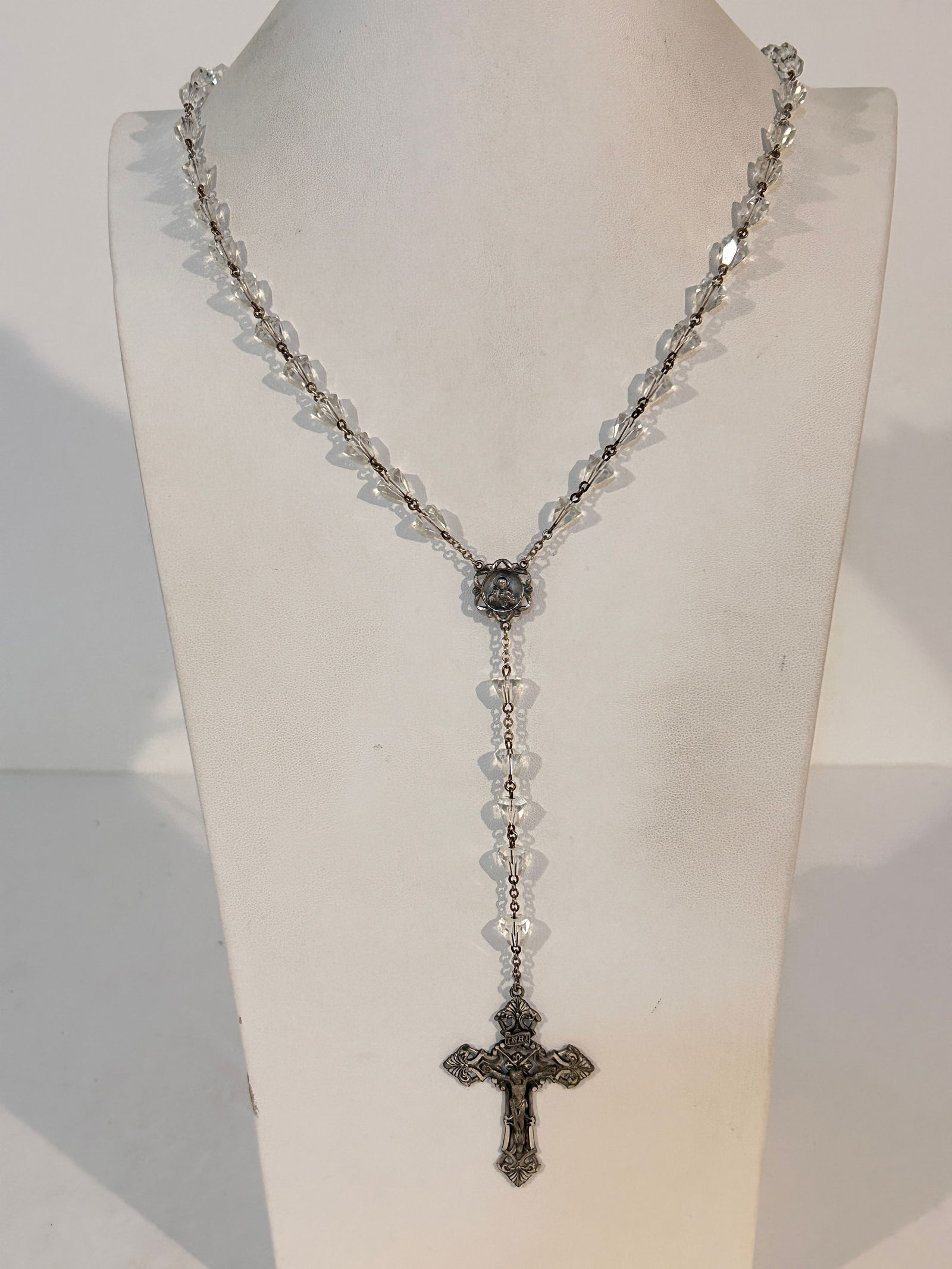Vintage Sterling Silver Cross Cut Glass Rosary 30": Vintage Sterling Silver Cross Cut Glass Rosary 30" Please view all photos as they are part of the description and condition of this Item, Feel free to contact me with questions or picture requests! Us
