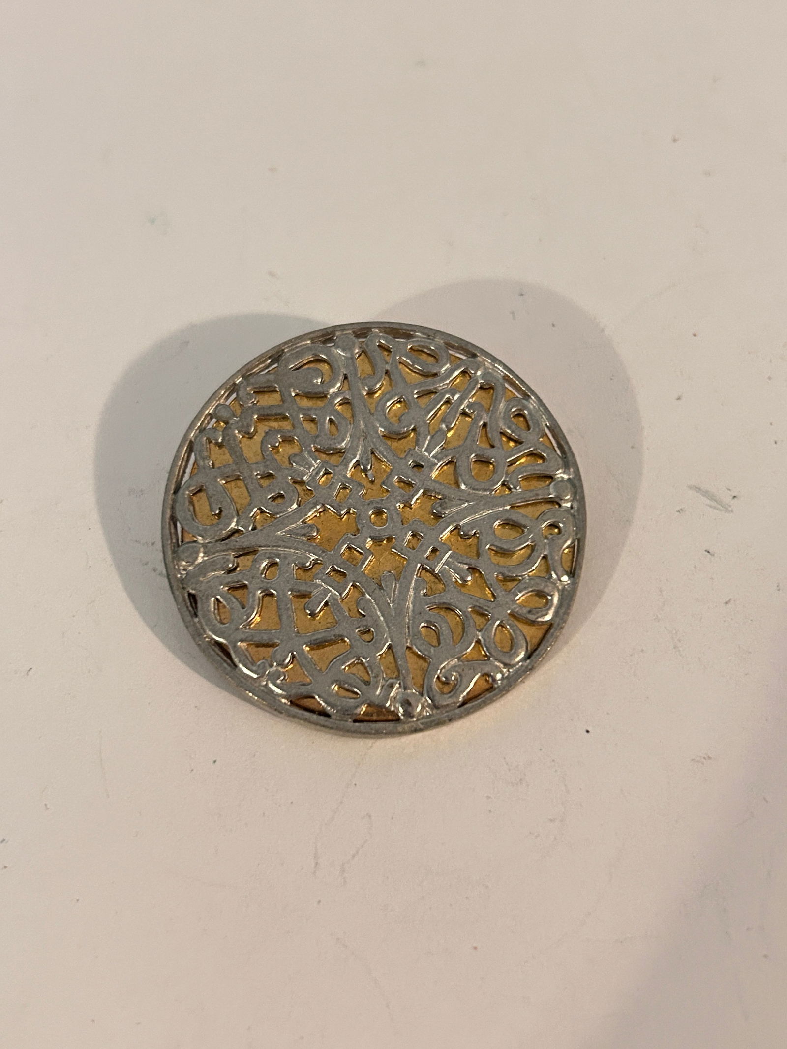 Vintage HMR Arabic Brooch: Vintage HMR Arabic Brooch Please view all photos as they are part of the description and condition of this Item, Feel free to contact me with questions or picture requests! Used Item AS IS