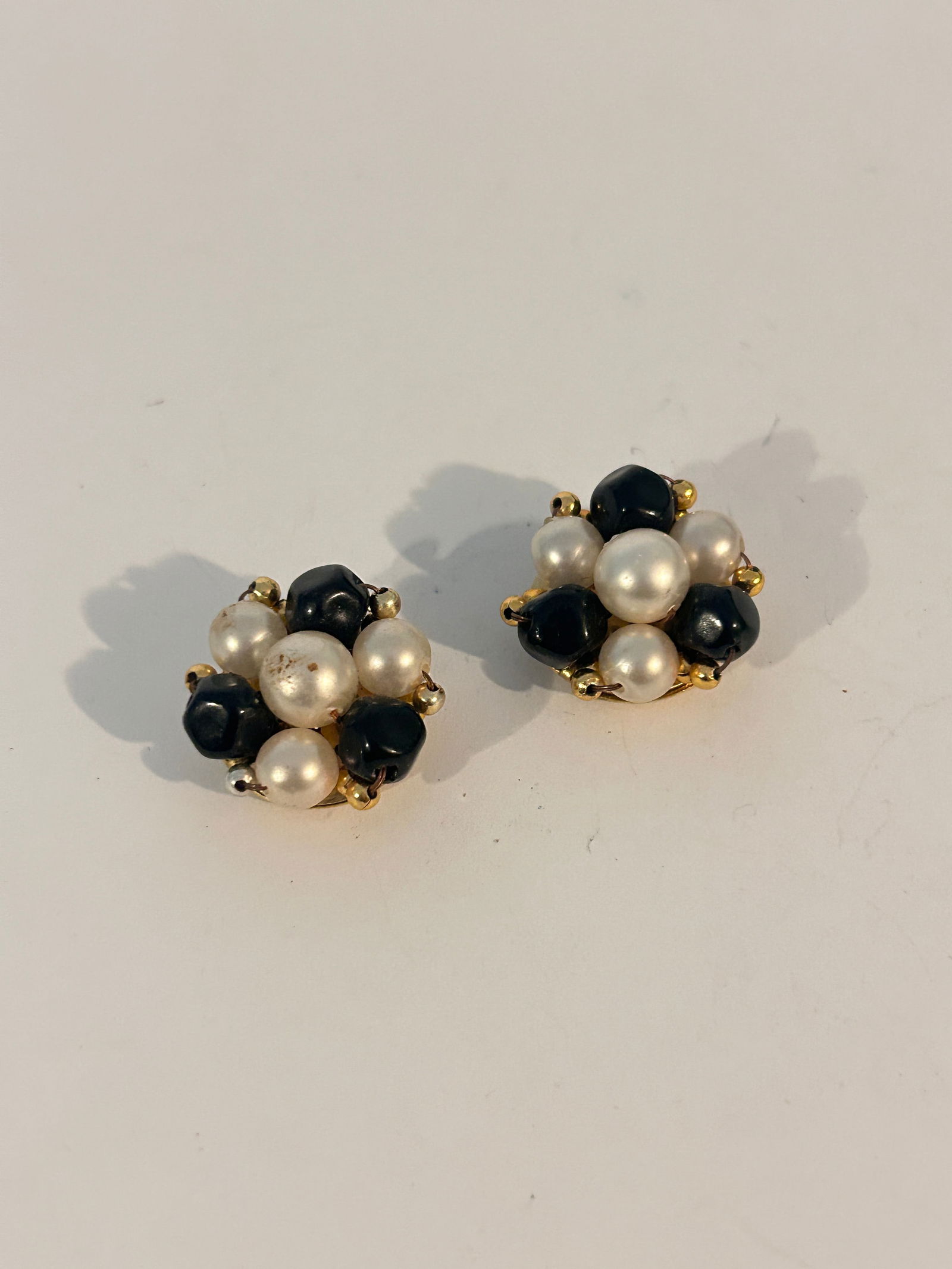 Vintage black & white Hong Kong earrings (1 of 4)