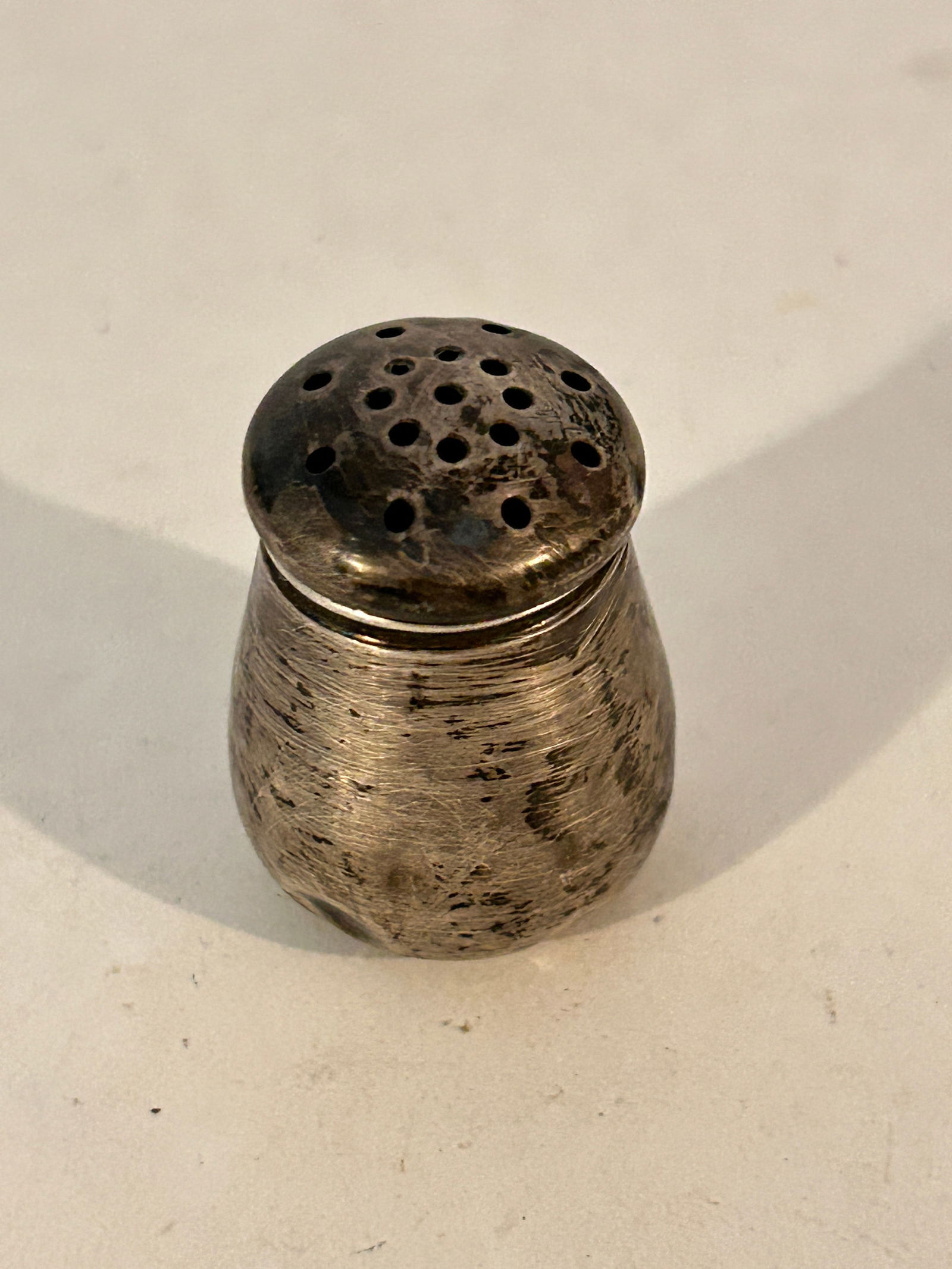 Vintage Mini Sterling Silver salt shaker 7 grams: Vintage Mini Sterling Silver salt shaker 7 grams Please view all photos as they are part of the description and condition of this Item, Feel free to contact me with questions or picture requests! Used
