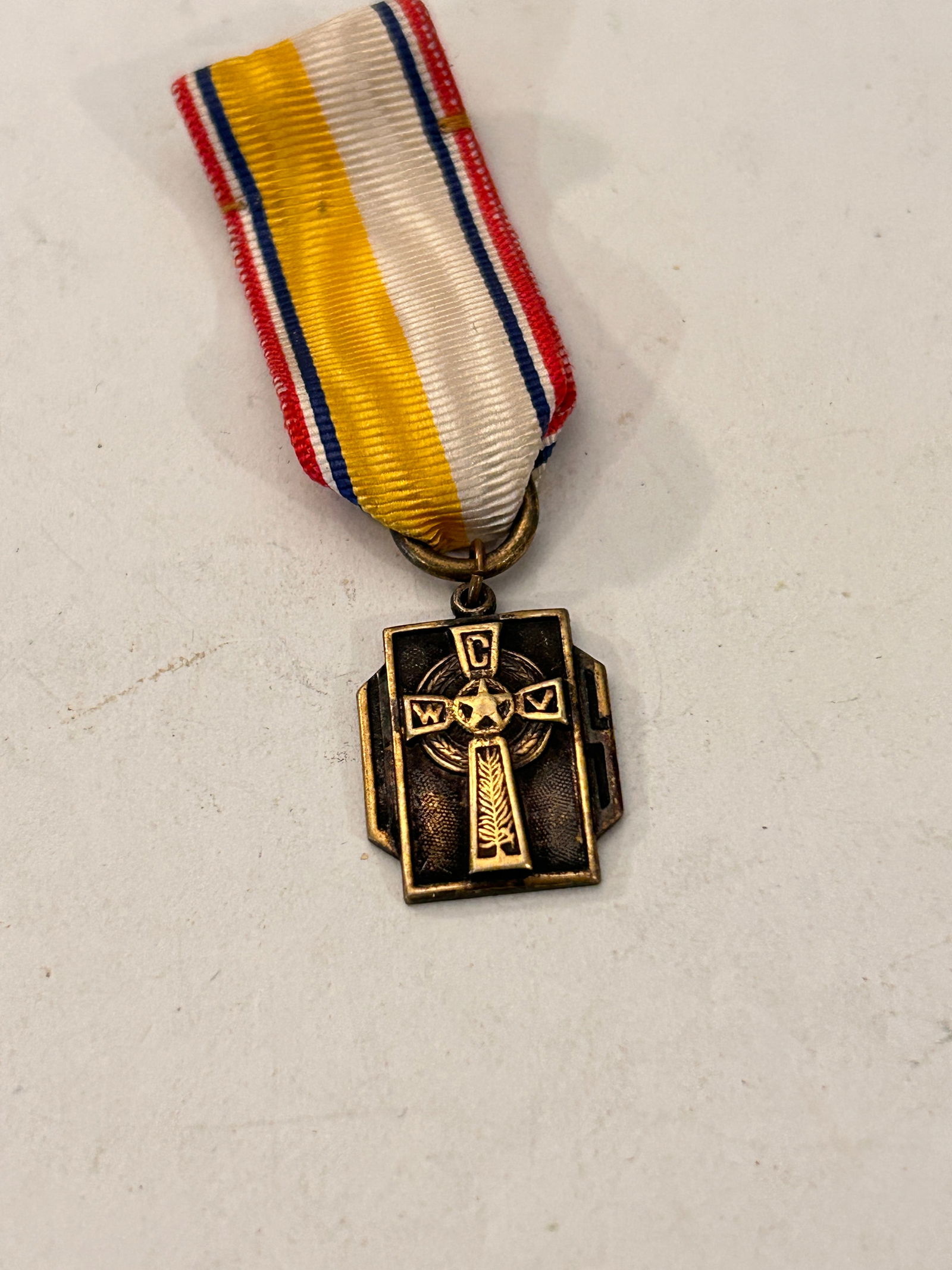 vintage Ad Altare Dei Catholic Boy Scout religious medal (1 of 4)