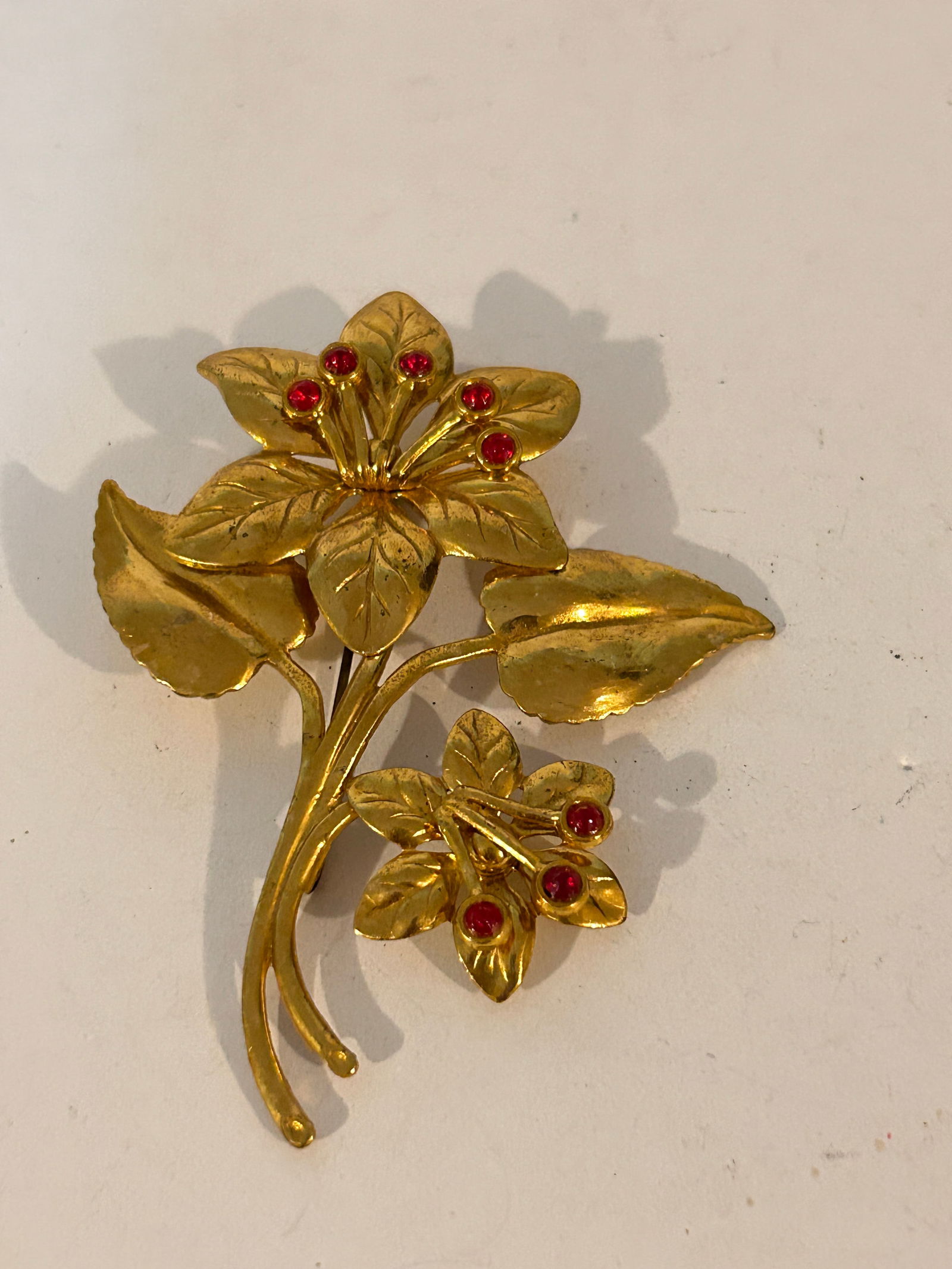 Vintage goldtone flower Brooch 3 3/4" (1 of 4)