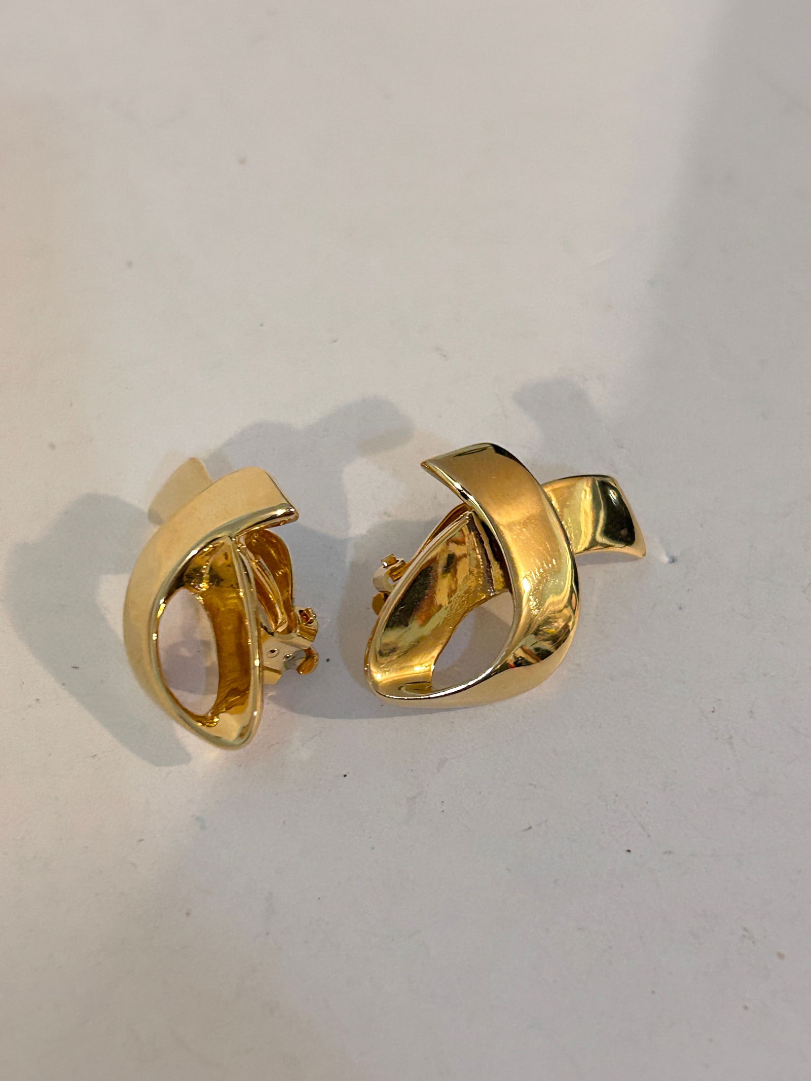 Vintage Gold tone Cacharel earrings (1 of 2)