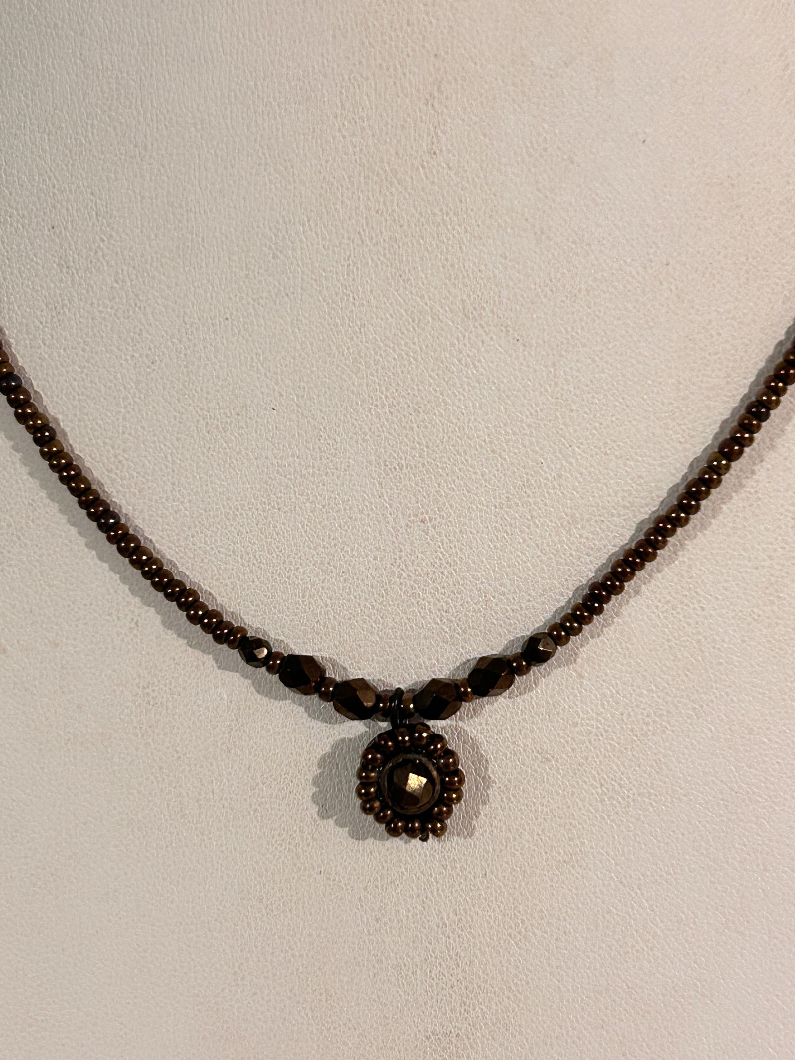 Vintage brown beaded Necklace Sz 16" (1 of 5)