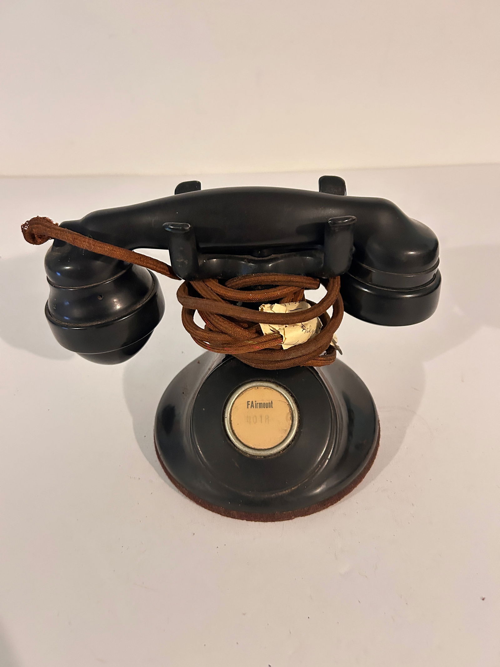 Vintage Bell System Western Electric Telephone with F1 Receiver: Vintage Bell System Western Electric Telephone with F1 Receiver Please view all photos as they are part of the description and condition of this Item, Feel free to contact me with questions or picture