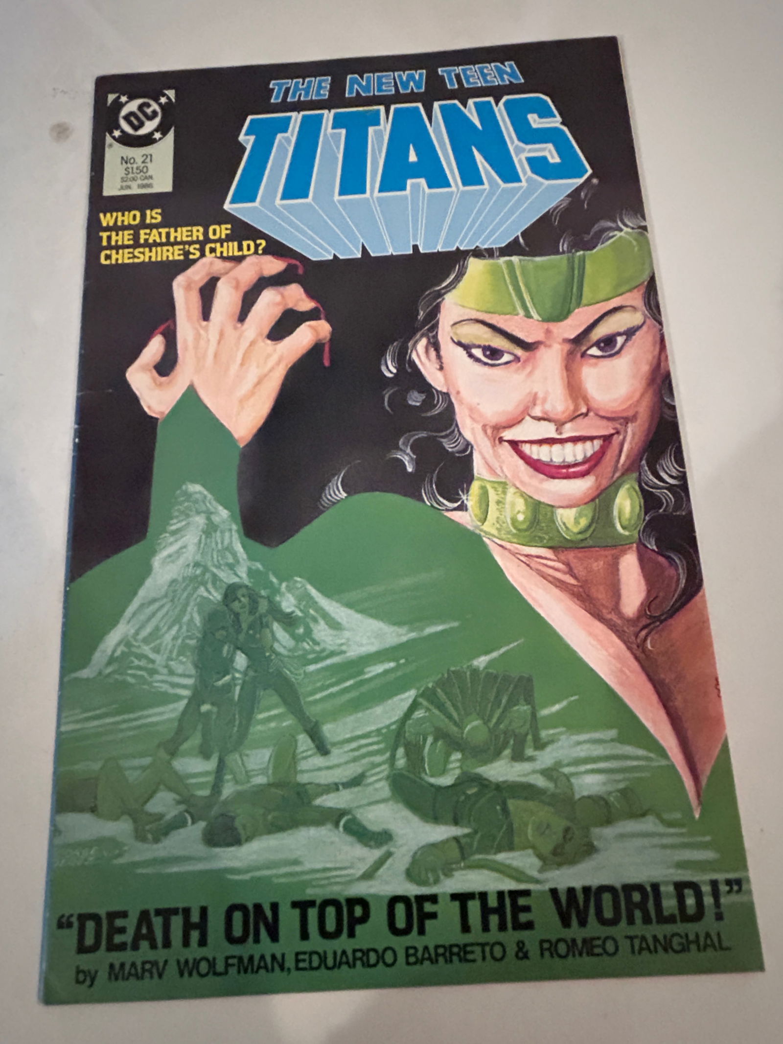 Vintage Comic Book the New Teen Titans # 21 (1 of 2)