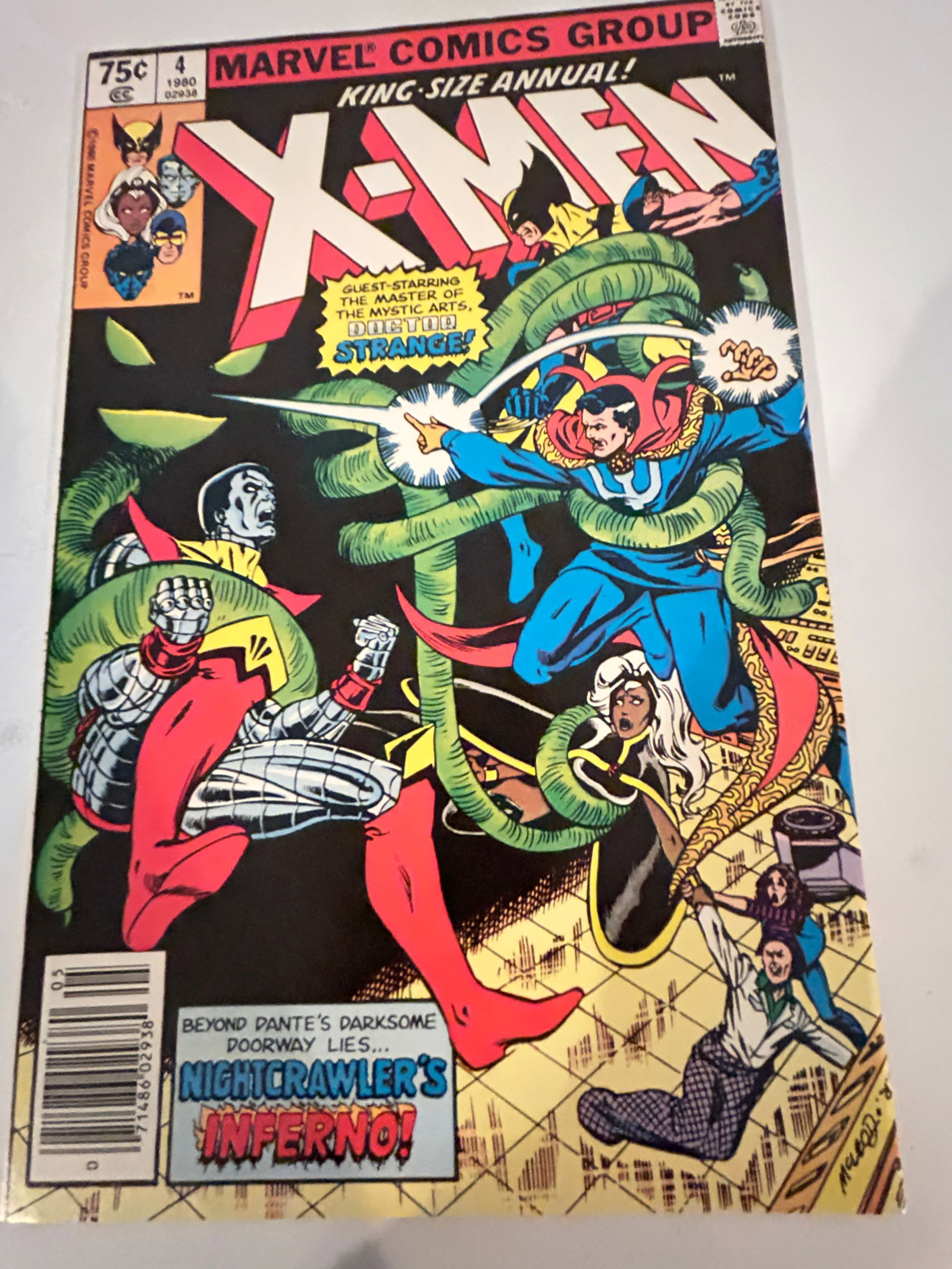Vintage Comic Book X-Men # 42: Vintage Comic Book X-Men # 42 Please view all photos as they are part of the description and condition of this Item, Feel free to contact me with questions or picture requests! Used Item AS IS
