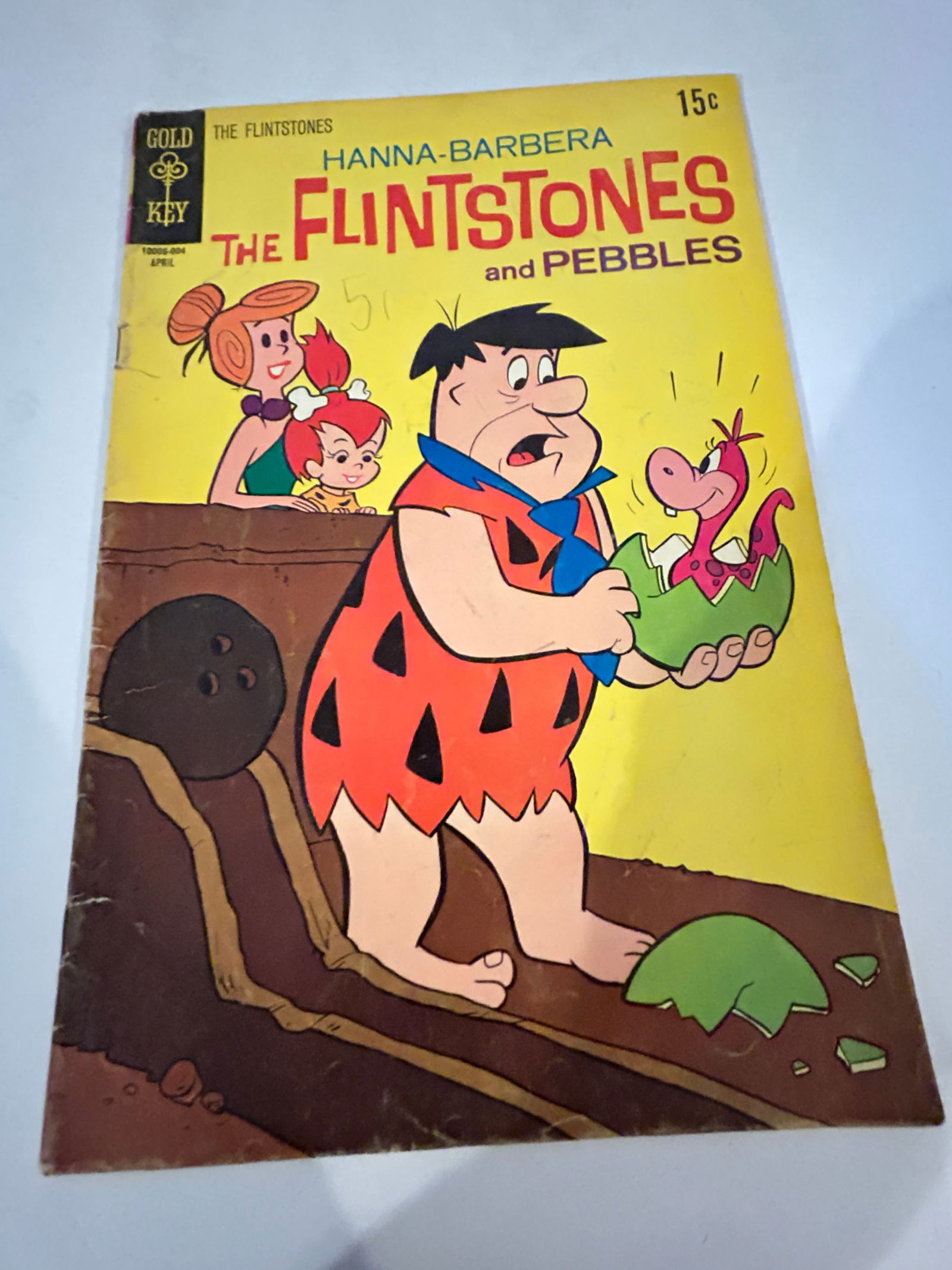 Vintage Comic Book The Flint Stones # 57: Vintage Comic Book The Flint Stones # 57 Please view all photos as they are part of the description and condition of this Item, Feel free to contact me with questions or picture requests! Used Item AS