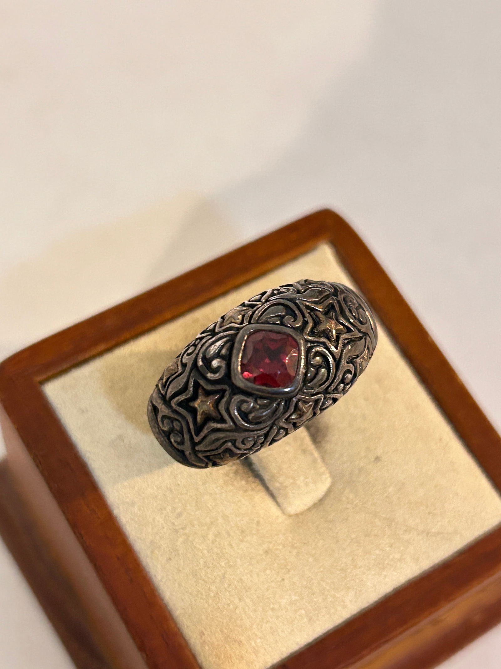 Samuel B Benham BJC 925 Sterling Silver 18k Gold Accent Amethyst Ring sz 6: Samuel B Benham BJC 925 Sterling Silver 18k Gold Accent Amethyst Ring sz 6 Please view all photos as they are part of the description and condition of this Item, Feel free to contact me with questions