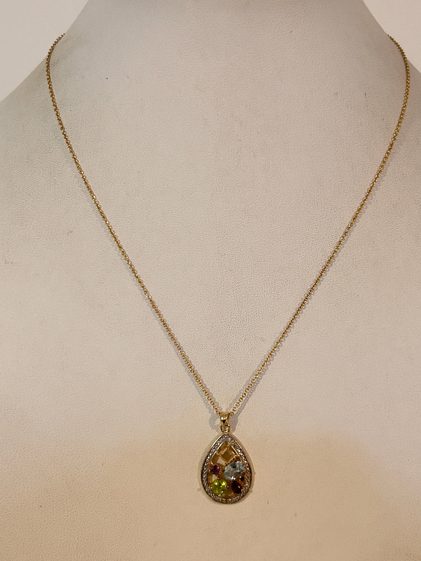 Vintage Sterling Silver Multi Color Gemstone pendant Necklace sz 17": Vintage Sterling Silver Multi Color Gemstone pendant Necklace sz 17" Please view all photos as they are part of the description and condition of this Item, Feel free to contact me with questions or pi