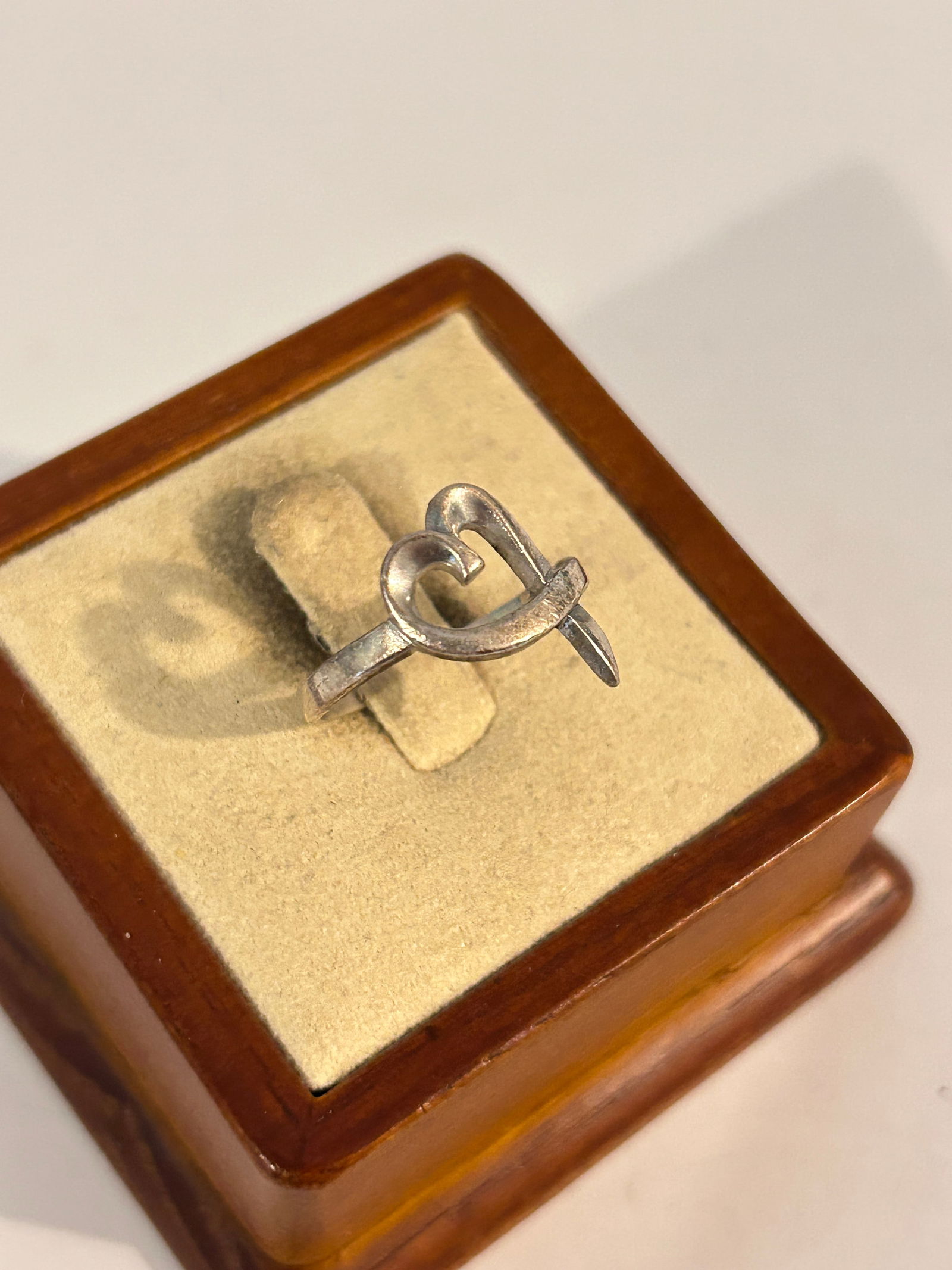 Vintage Sterling Silver heart Ring sz 6 (1 of 4)