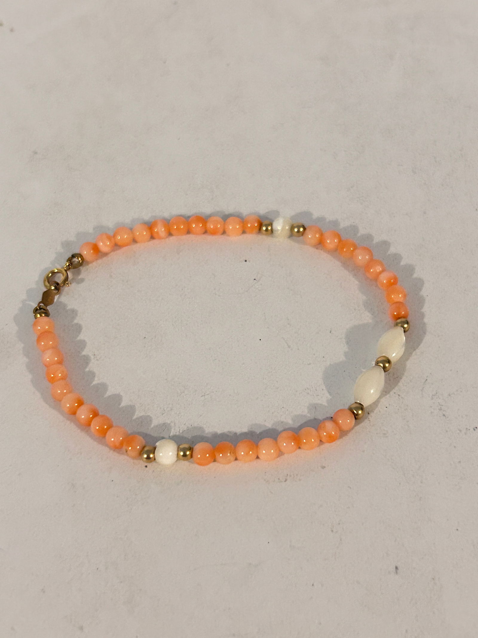 Vintage 14K Gold pink bead Bracelet sz 7": Vintage 14K Gold pink bead Bracelet sz 7" Please view all photos as they are part of the description and condition of this Item, Feel free to contact me with questions or picture requests! Used Item A