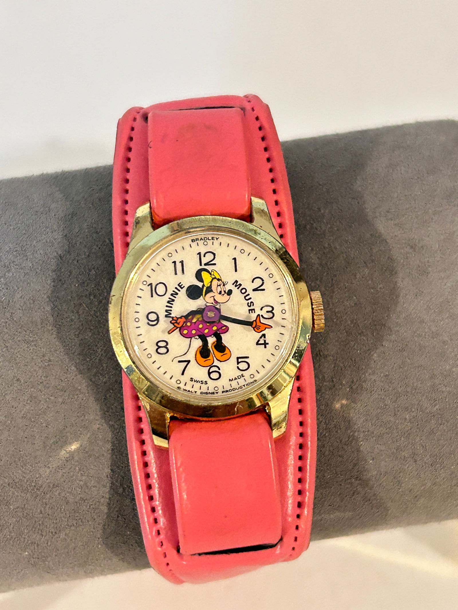 Vintage 1970s Minnie Mouse Mech Watch pink leather wrist band working (1 of 4)