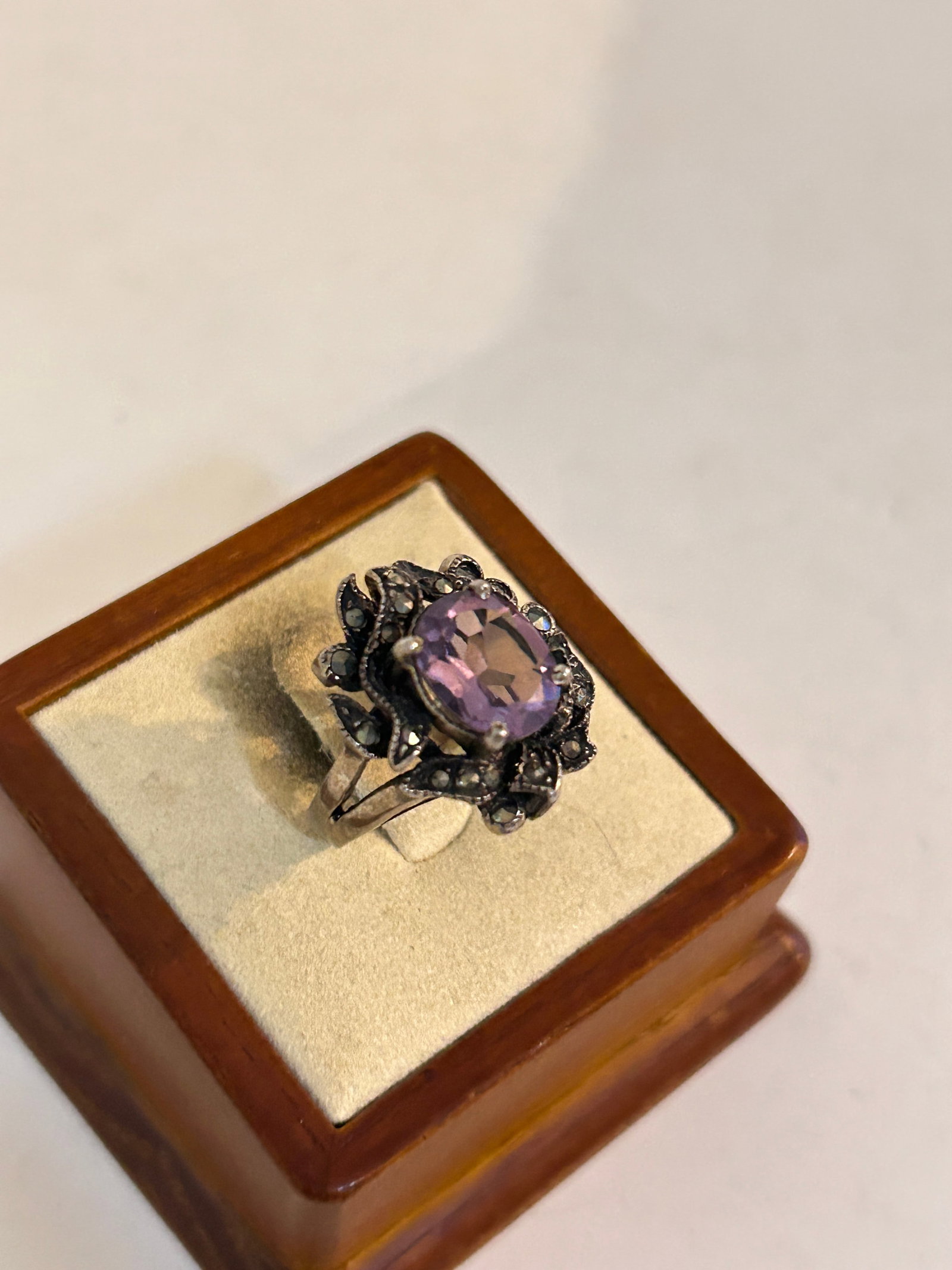 Vintage Sterling Silver Marcasite Amethyst Ring sz 6 7 Grams (1 of 5)