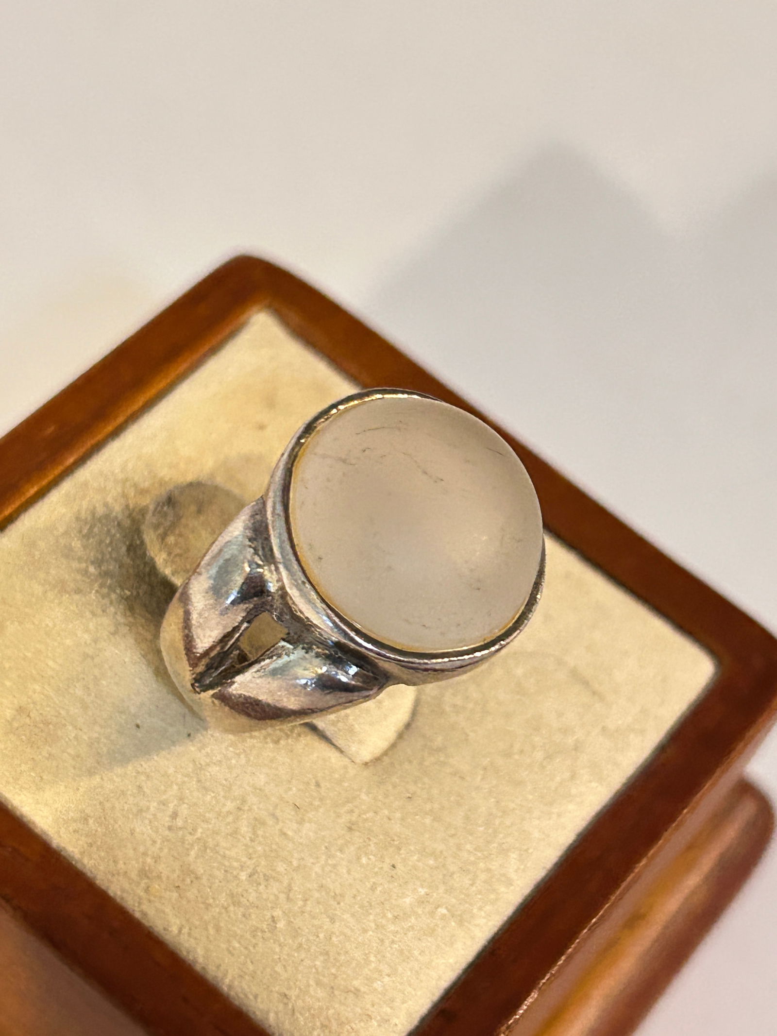 Vintage 950 Sterling Silver Modernist old Ring sz 6 12 grams: Vintage 950 Sterling Silver Modernist old Ring sz 6 12 grams Please view all photos as they are part of the description and condition of this Item, Feel free to contact me with questions or picture re