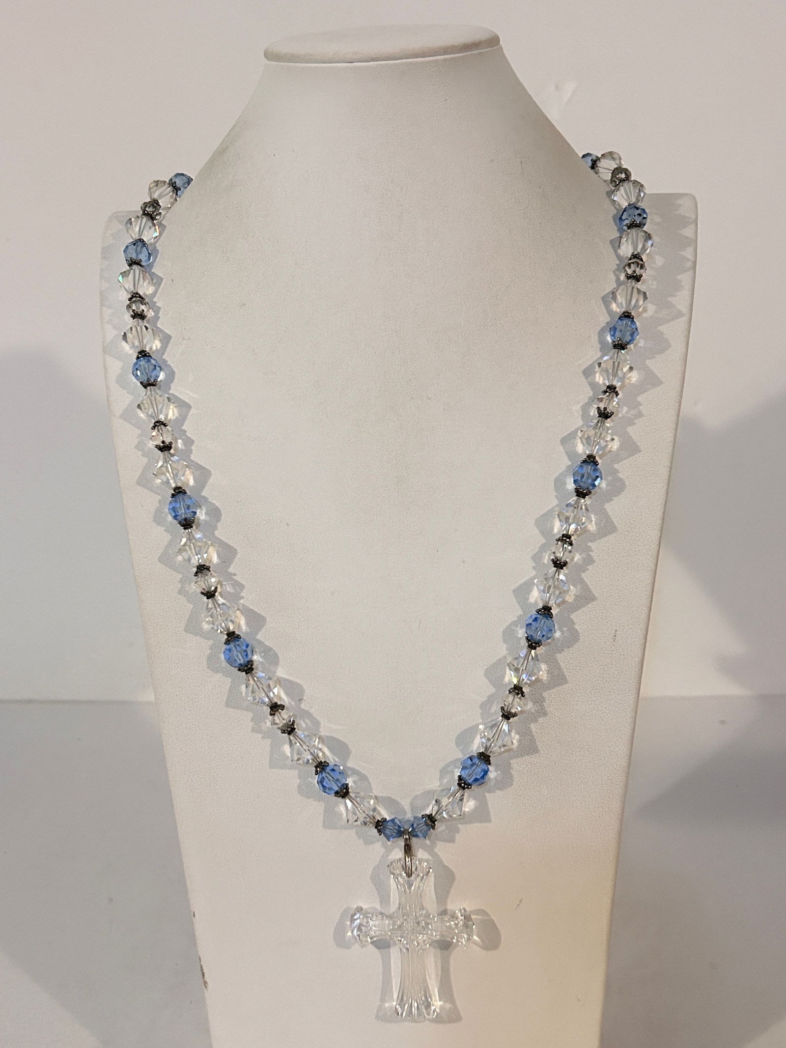 Vintage Sterling faceted crystal or glass bead rosary with a matching crystal crucifix 31": Vintage Sterling faceted crystal or glass bead rosary with a matching crystal crucifix 31" Please view all photos as they are part of the description and condition of this Item, Feel free to contact m