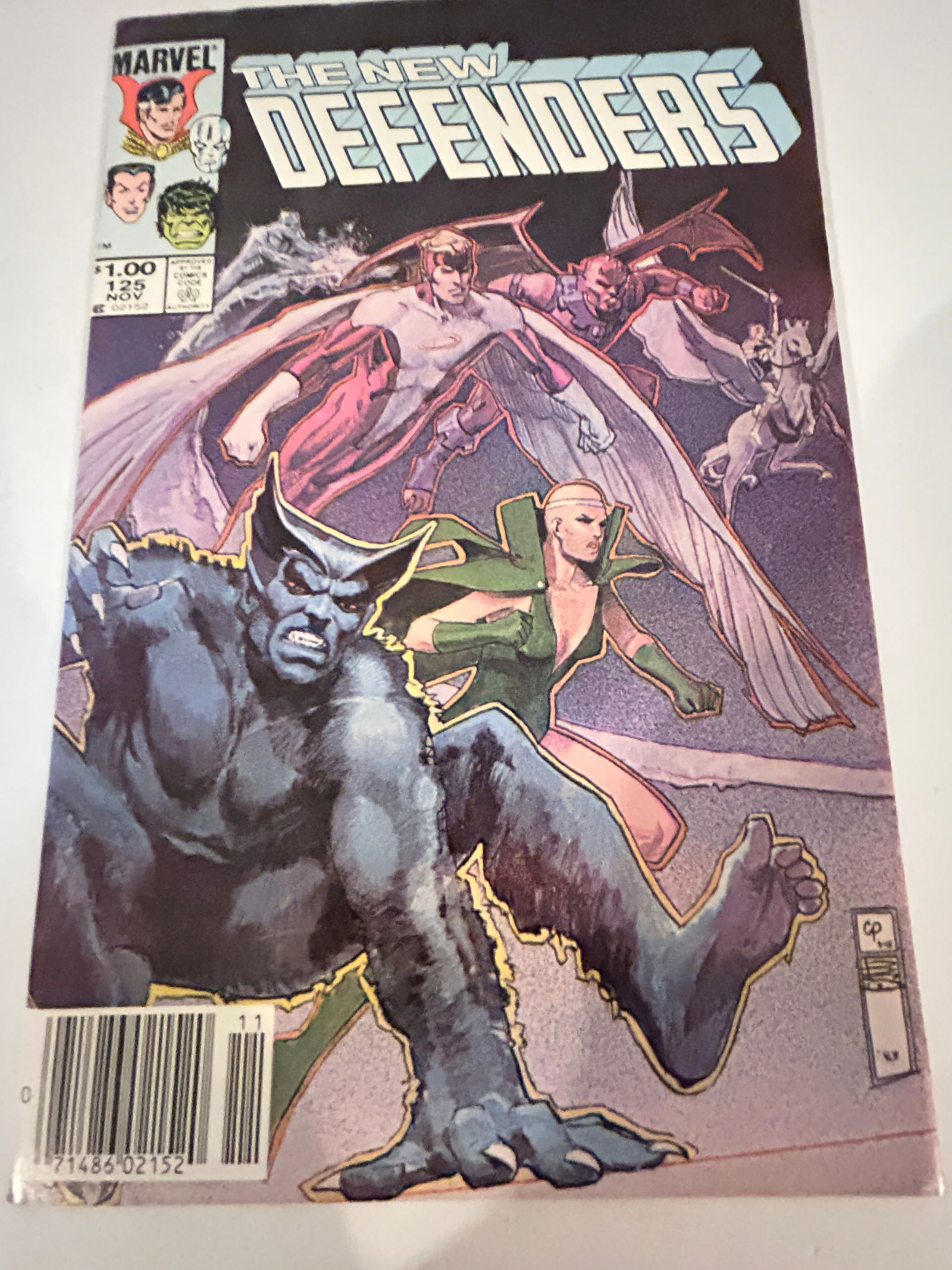 Vintage Comic Book the New Defenders # 125: Vintage Comic Book the New Defenders # 125 Please view all photos as they are part of the description and condition of this Item, Feel free to contact me with questions or picture requests! Used Item