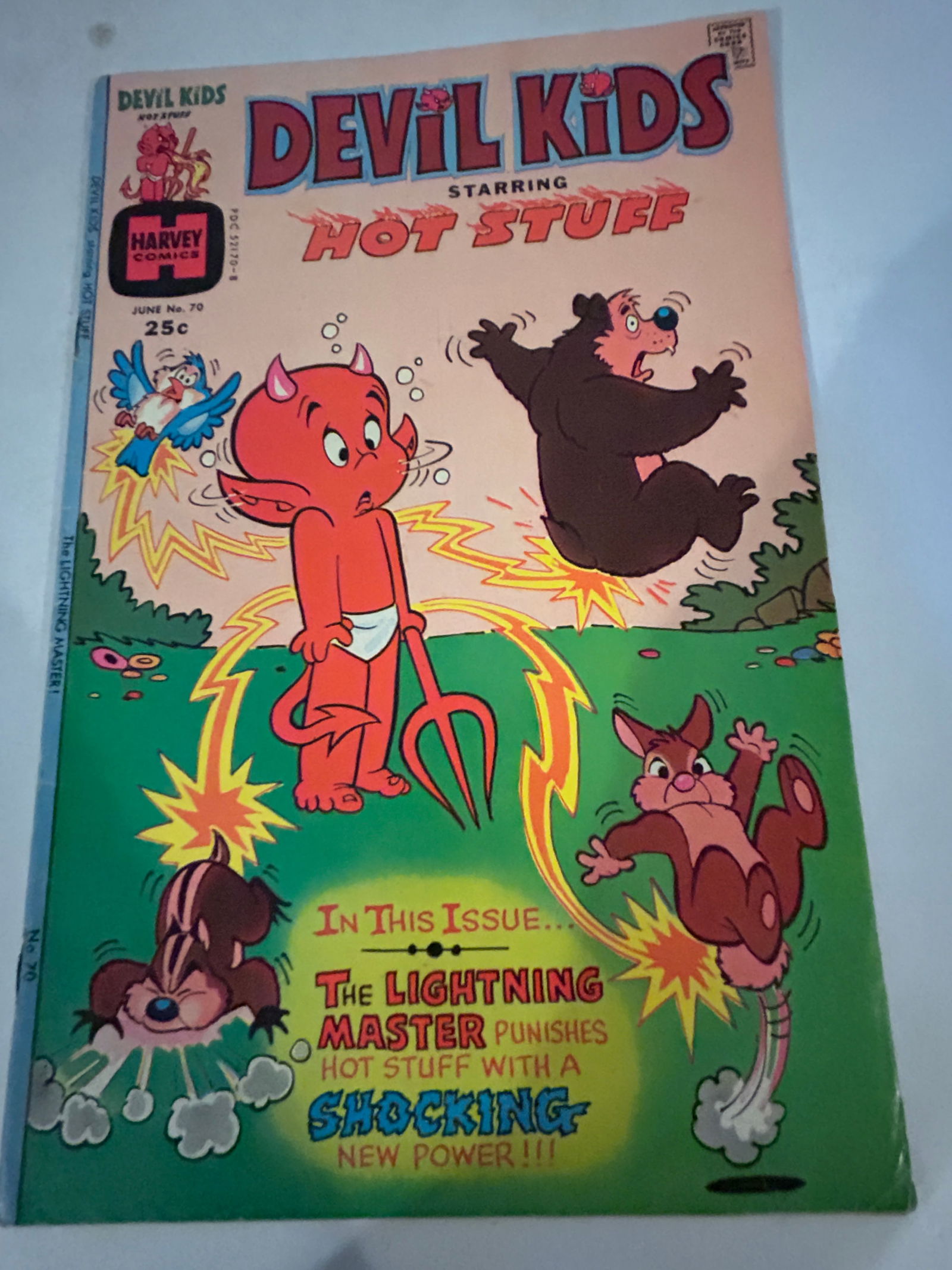 Vintage Comic Book Devil Kids & Hot Stuff # 70: Vintage Comic Book Devil Kids & Hot Stuff # 70 Please view all photos as they are part of the description and condition of this Item, Feel free to contact me with questions or picture requests! Used I