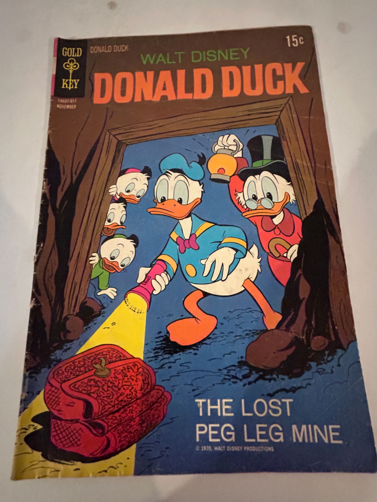 Vintage Comic Book Walt Disney Donald Duck # 134: Vintage Comic Book Walt Disney Donald Duck # 134 Please view all photos as they are part of the description and condition of this Item, Feel free to contact me with questions or picture requests! Used