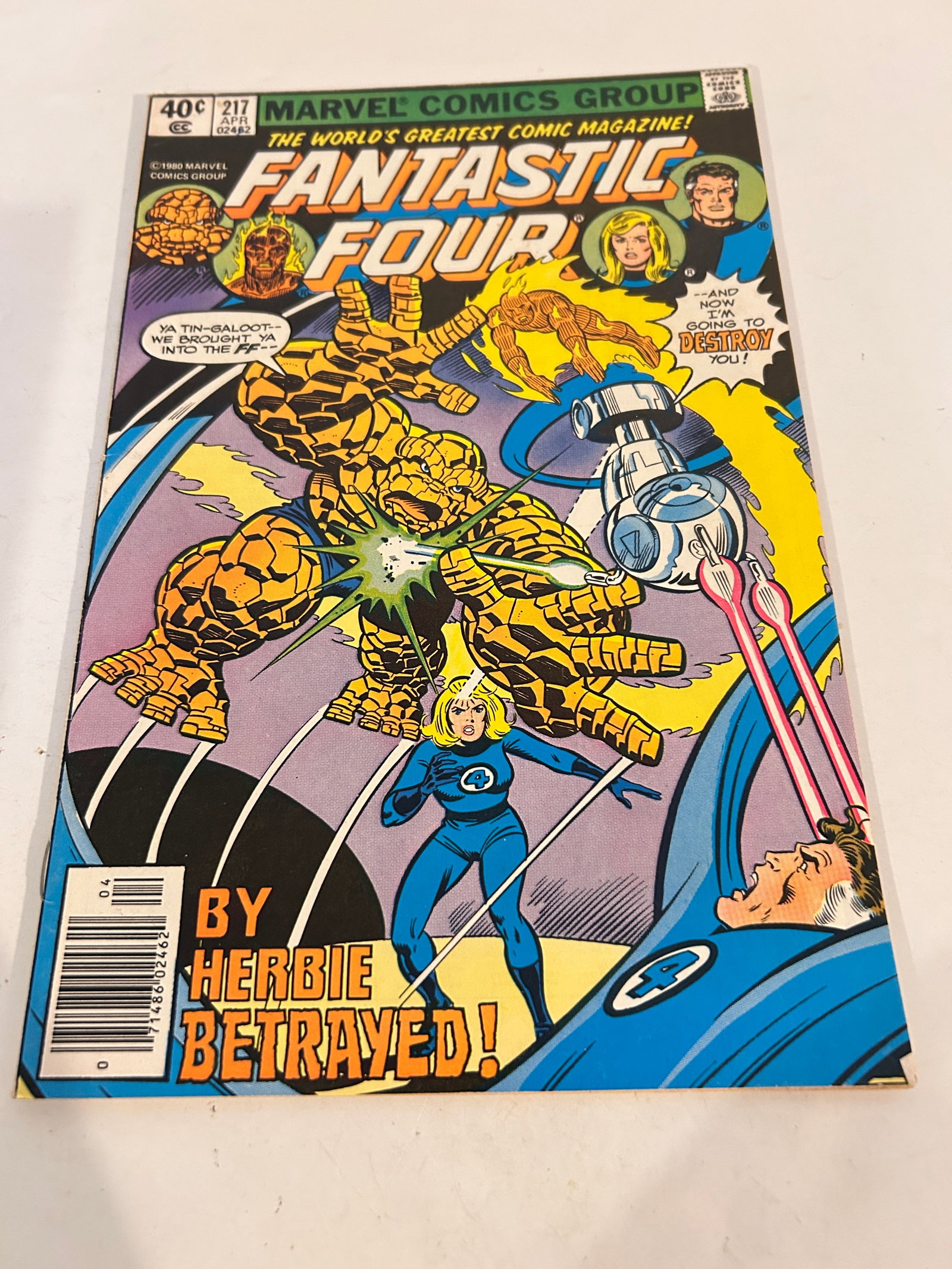 Vintage Comic Book Fantastic Four # 217: Vintage Comic Book Fantastic Four # 217 Please view all photos as they are part of the description and condition of this Item, Feel free to contact me with questions or picture requests! Used Item AS 