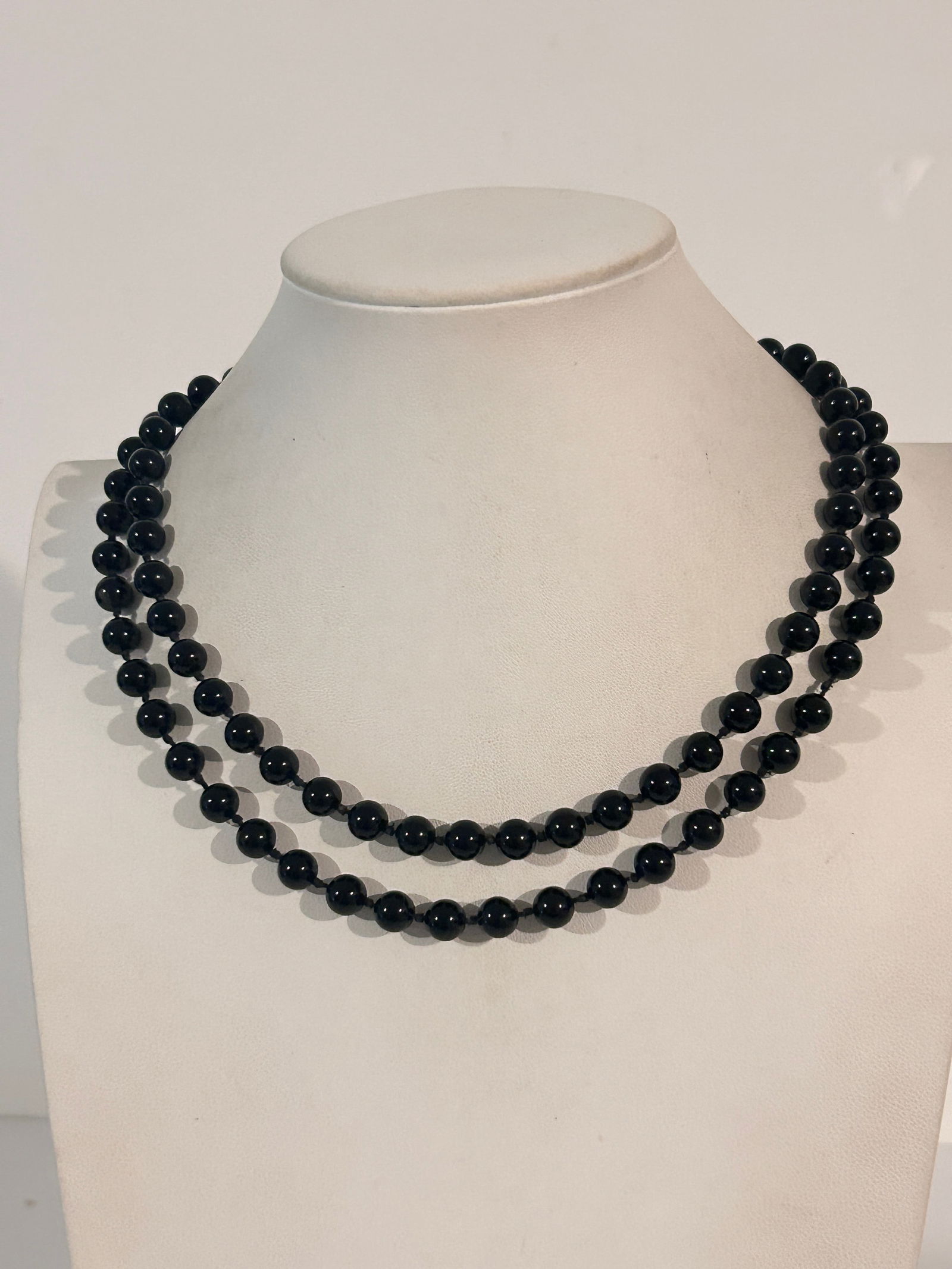 Authentic Vintage Black Onyx Knotted Bead Strand Necklace 37" (1 of 5)