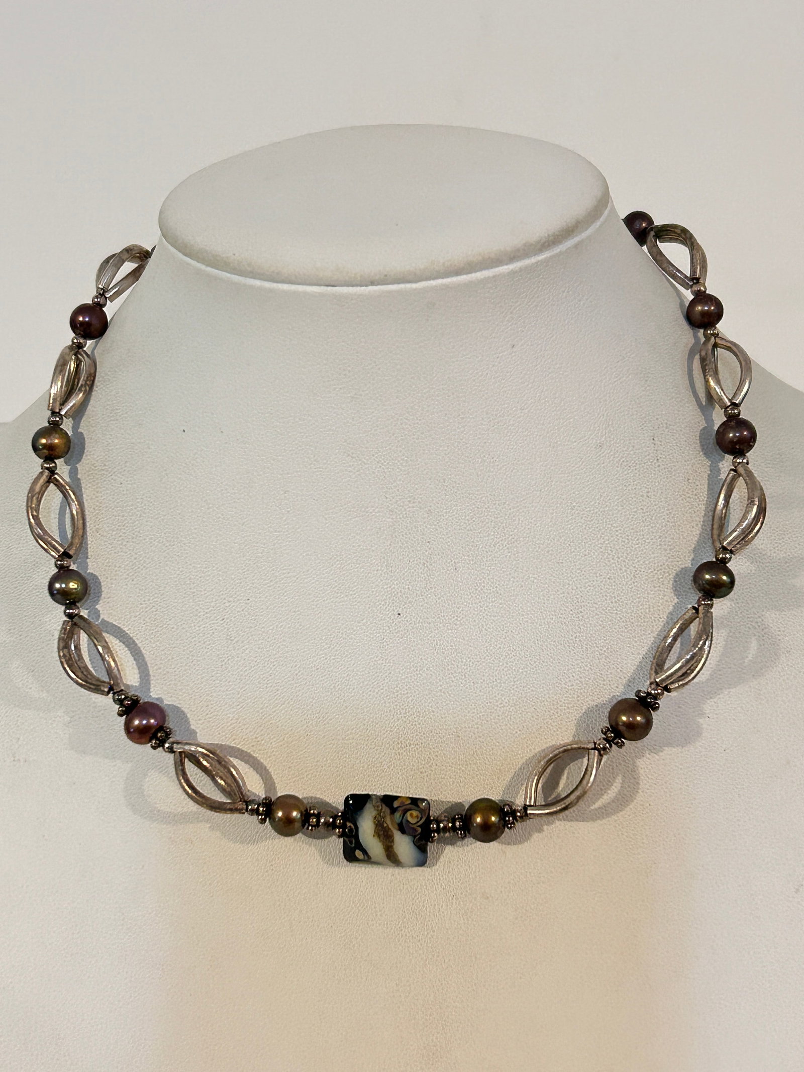 Vintage Sterling Silver Murano pendant Necklace sz 15" 31 grams Please view all photos as they are: Vintage Sterling Silver Murano pendant Necklace sz 15" 31 grams Please view all photos as they are part of the description and condition of this Item, Feel free to contact me with questions or picture