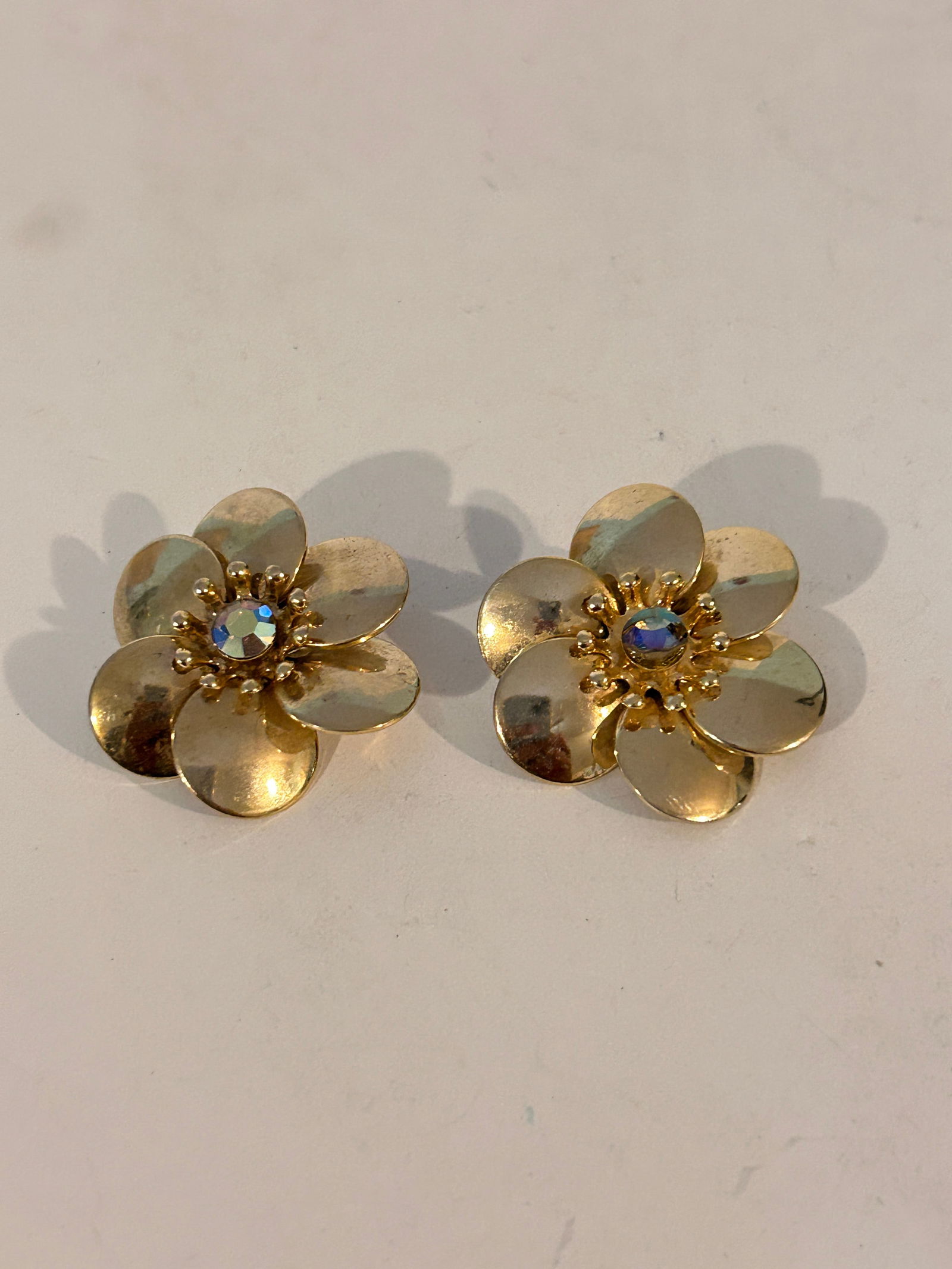 Vintage Floral Gold Tone Earrings (1 of 5)