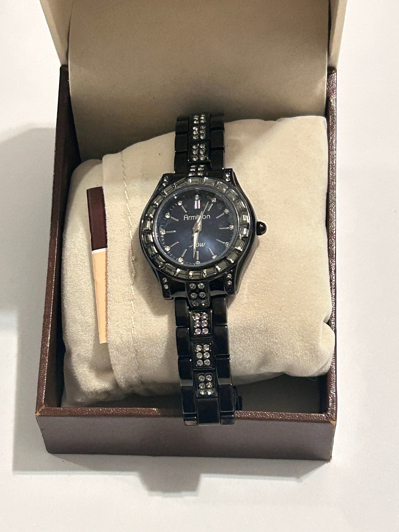 Amitron Women’s Chrystal Accented Watch Like New In Box Working: Amitron Women’s Chrystal Accented Watch Like New In Box Working Please view all photos as they are part of the description and condition of this Item, Feel free to contact me with questions or pictu