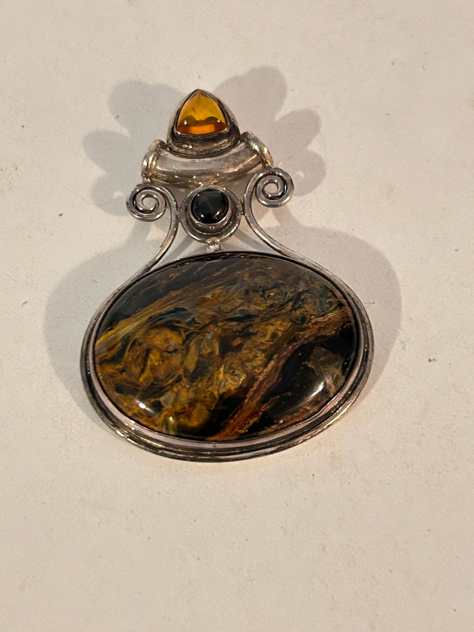 Sajen Sterling Silver 925 Tigers Eye Huge Pendant: Sajen Sterling Silver 925 Tigers Eye Huge Pendant Please view all photos as they are part of the description and condition of this Item, Feel free to contact me with questions or picture requests! Use