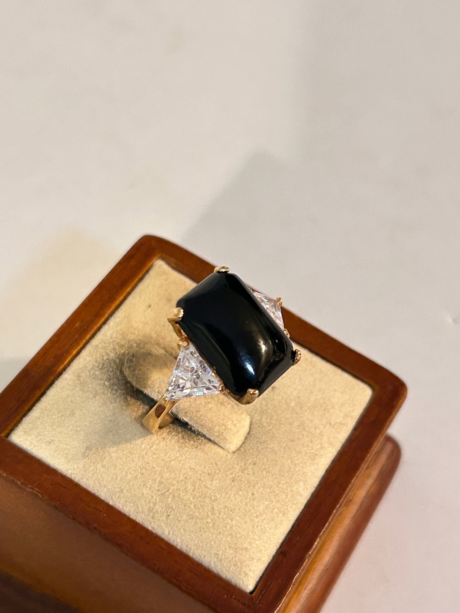 Vintage 14K GE Cubic Zirconia Art Deco Ring Sz 9: Vintage 14K GE Cubic Zirconia Art Deco Ring Sz 9 Please view all photos as they are part of the description and condition of this Item, Feel free to contact me with questions or picture requests! Used