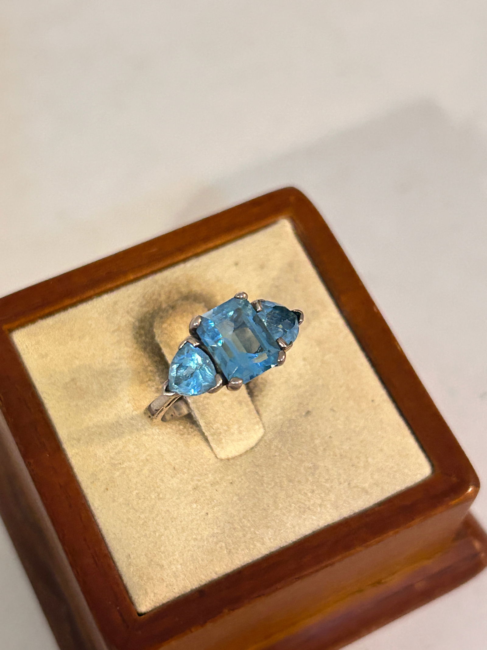 Vintage Sterling Silver Tested Topaz Signed UP Ring Sz 9: Vintage Sterling Silver Tested Topaz Signed UP Ring Sz 9 Please view all photos as they are part of the description and condition of this Item, Feel free to contact me with questions or picture reques