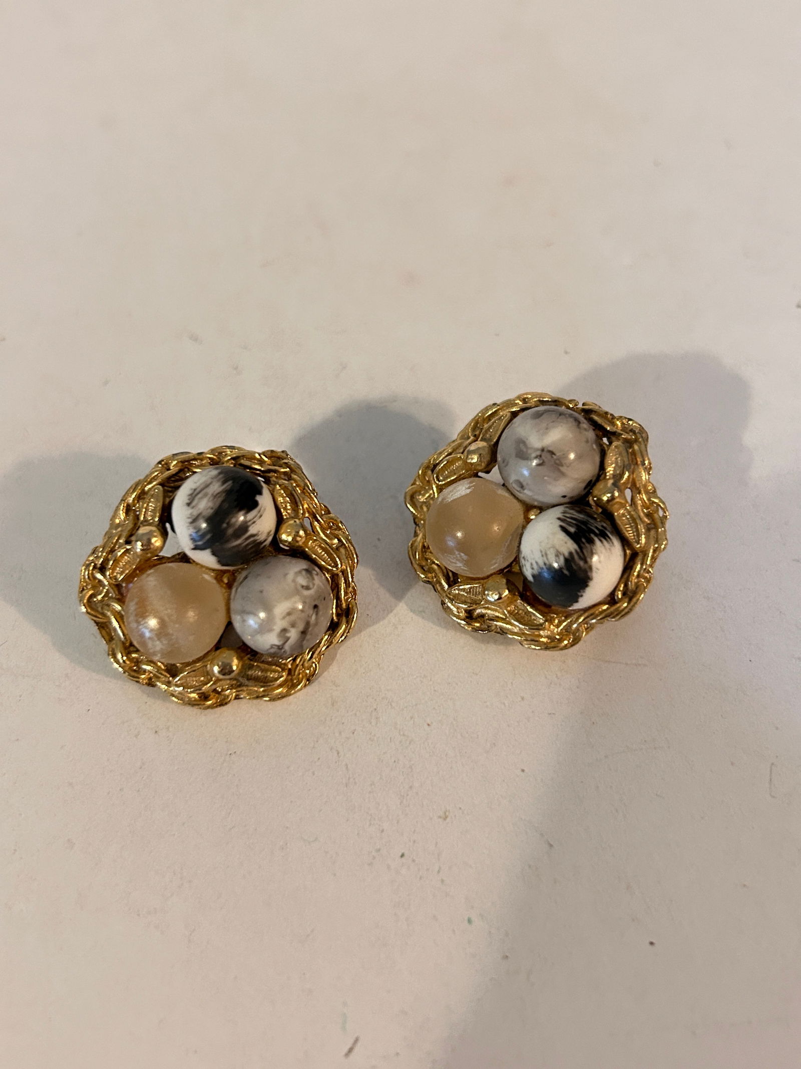 Vintage Goldtone bead Earrings (1 of 4)