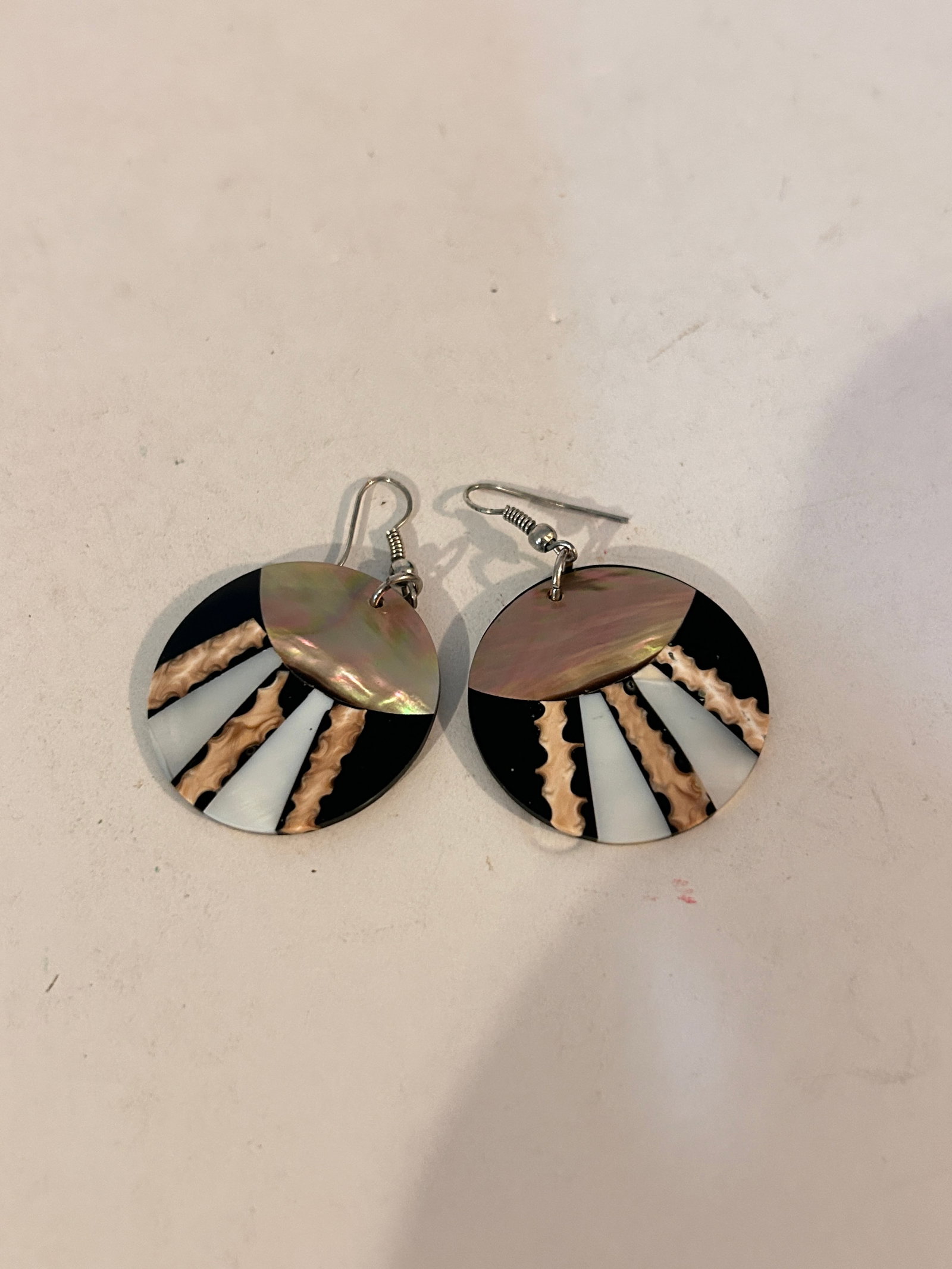 Vintage Mother Of Pearl Earrings: Vintage Mother Of Pearl Earrings Please view all photos as they are part of the description and condition of this Item, Feel free to contact me with questions or picture requests! Used Item AS IS