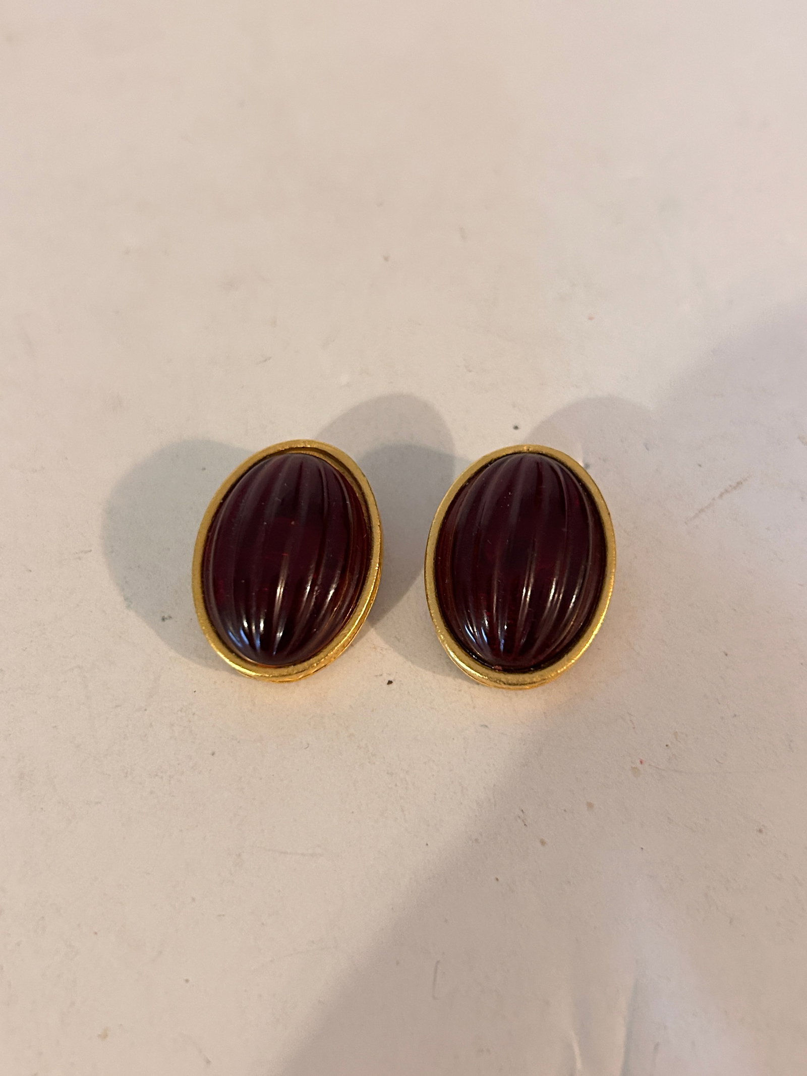 Vintage Clip On Liz Claiborne Cherry Oval Center Gold Tone Framed Earrings: Vintage Clip On Liz Claiborne Cherry Oval Center Gold Tone Framed Earrings Please view all photos as they are part of the description and condition of this Item, Feel free to contact me with questions
