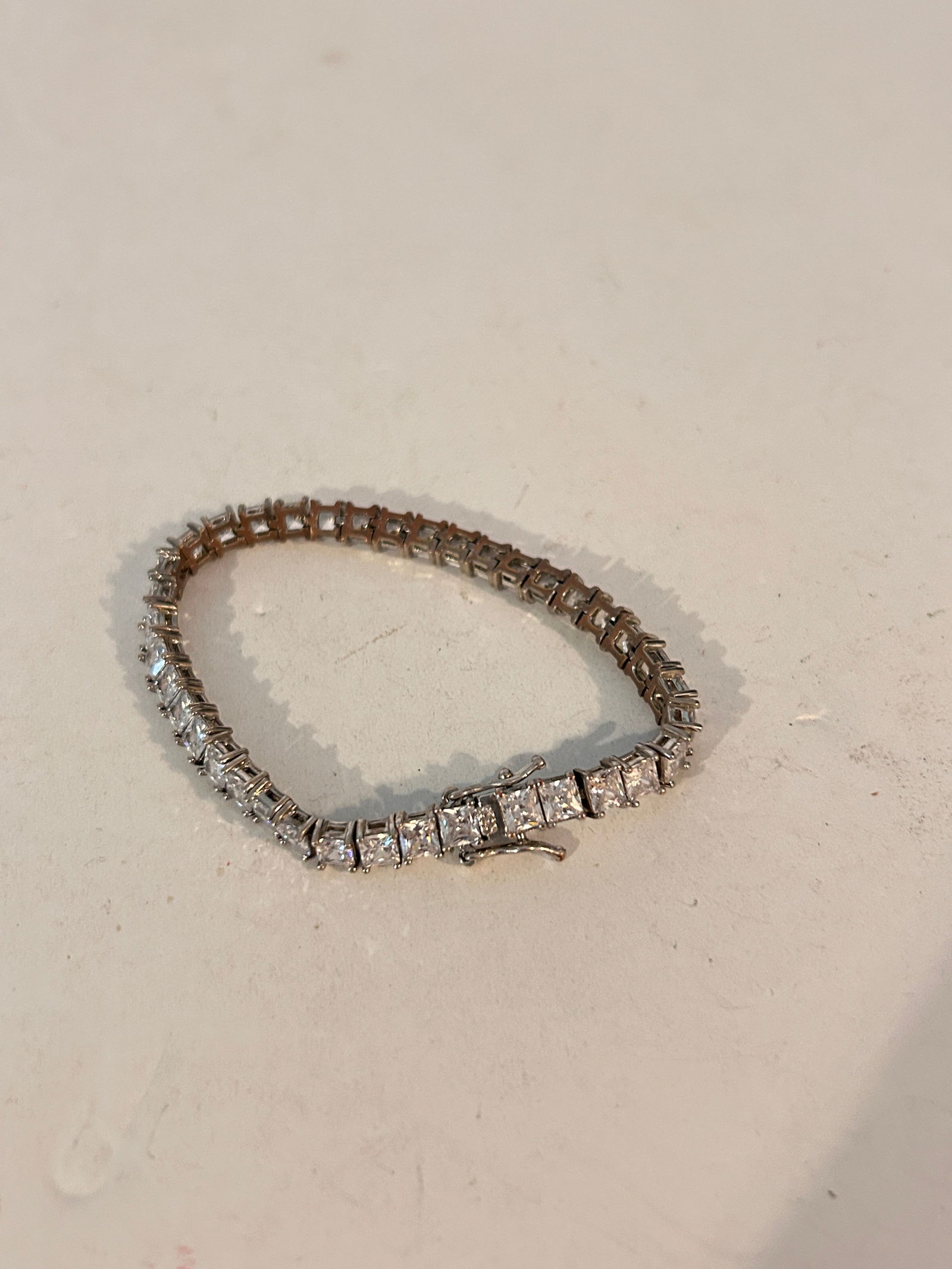 Vintage Kenneth Lane KJL Vintage Rhinestone Bracelet 7": Vintage Kenneth Lane KJL Vintage Rhinestone Bracelet 7" Please view all photos as they are part of the description and condition of this Item, Feel free to contact me with questions or picture request