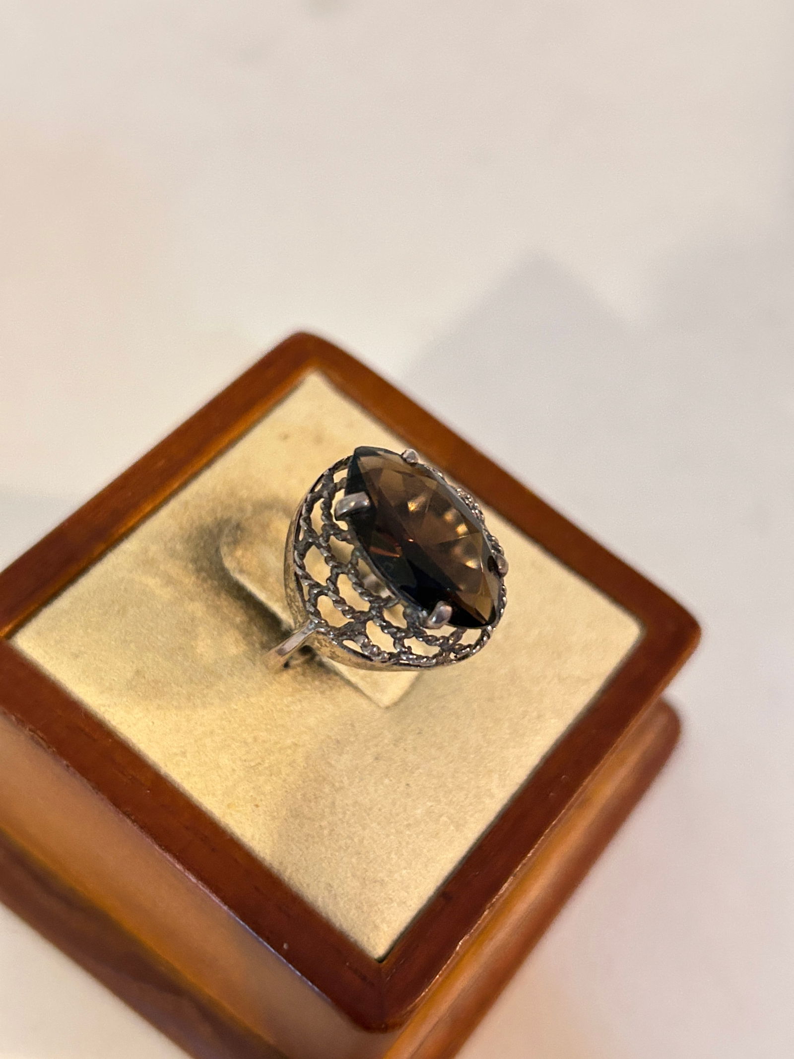 Vintage Sterling Silver Amethyst Filigree Ring Sz 7 4 Grams: Vintage Sterling Silver Amethyst Filigree Ring Sz 7 4 Grams Please view all photos as they are part of the description and condition of this Item, Feel free to contact me with questions or picture req