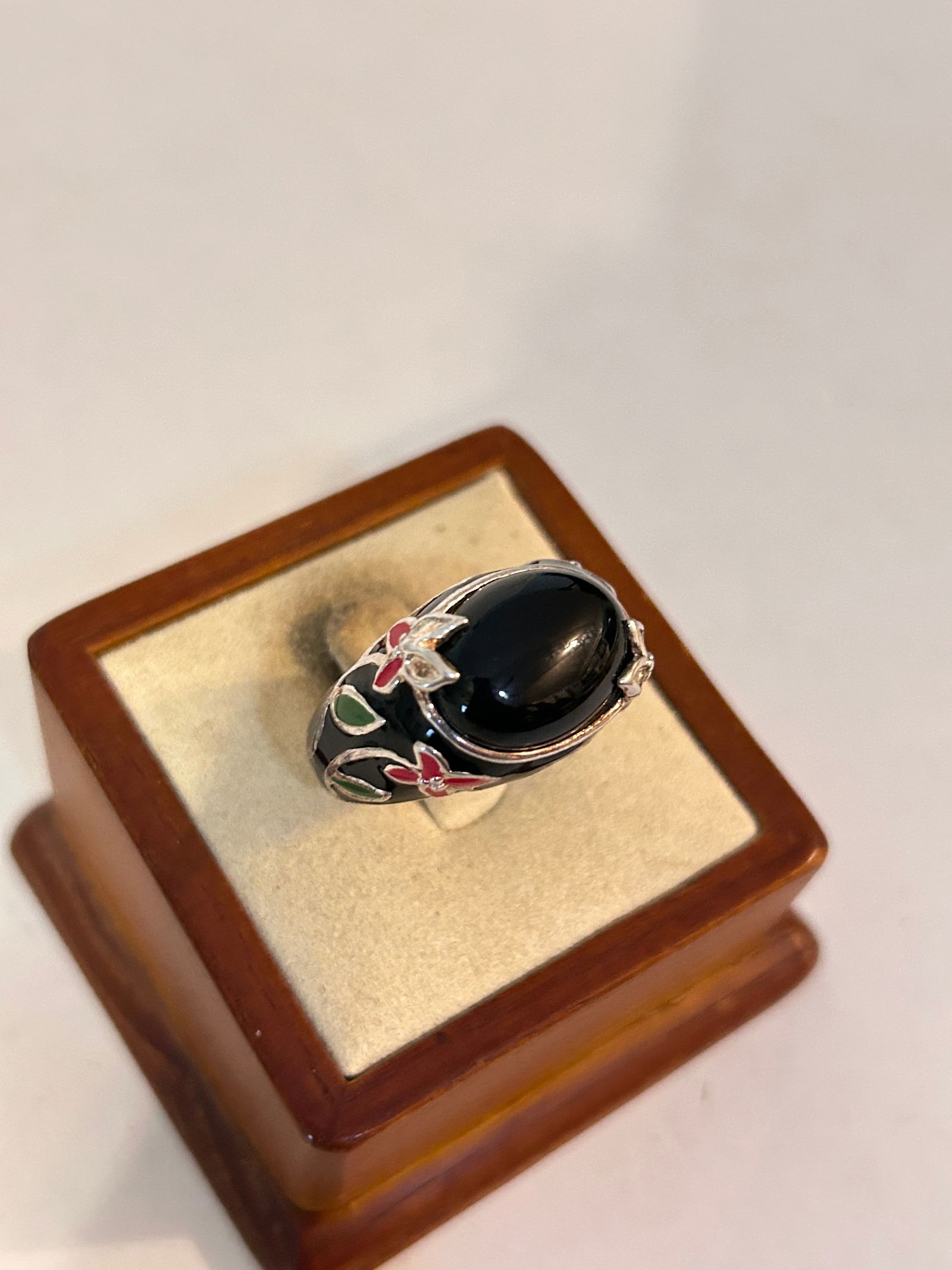 David Sigal Sterling Silver & Onyx & Enamel Floral Dome Ring Sz 9 10 Grames: David Sigal Sterling Silver & Onyx & Enamel Floral Dome Ring Sz 9 10 Grames Please view all photos as they are part of the description and condition of this Item, Feel free to contact me with question
